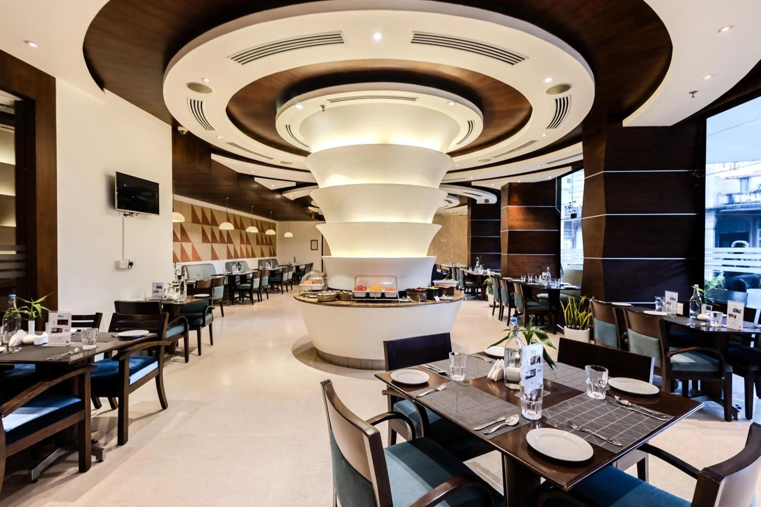 Restaurant/places to eat in Olive Downtown