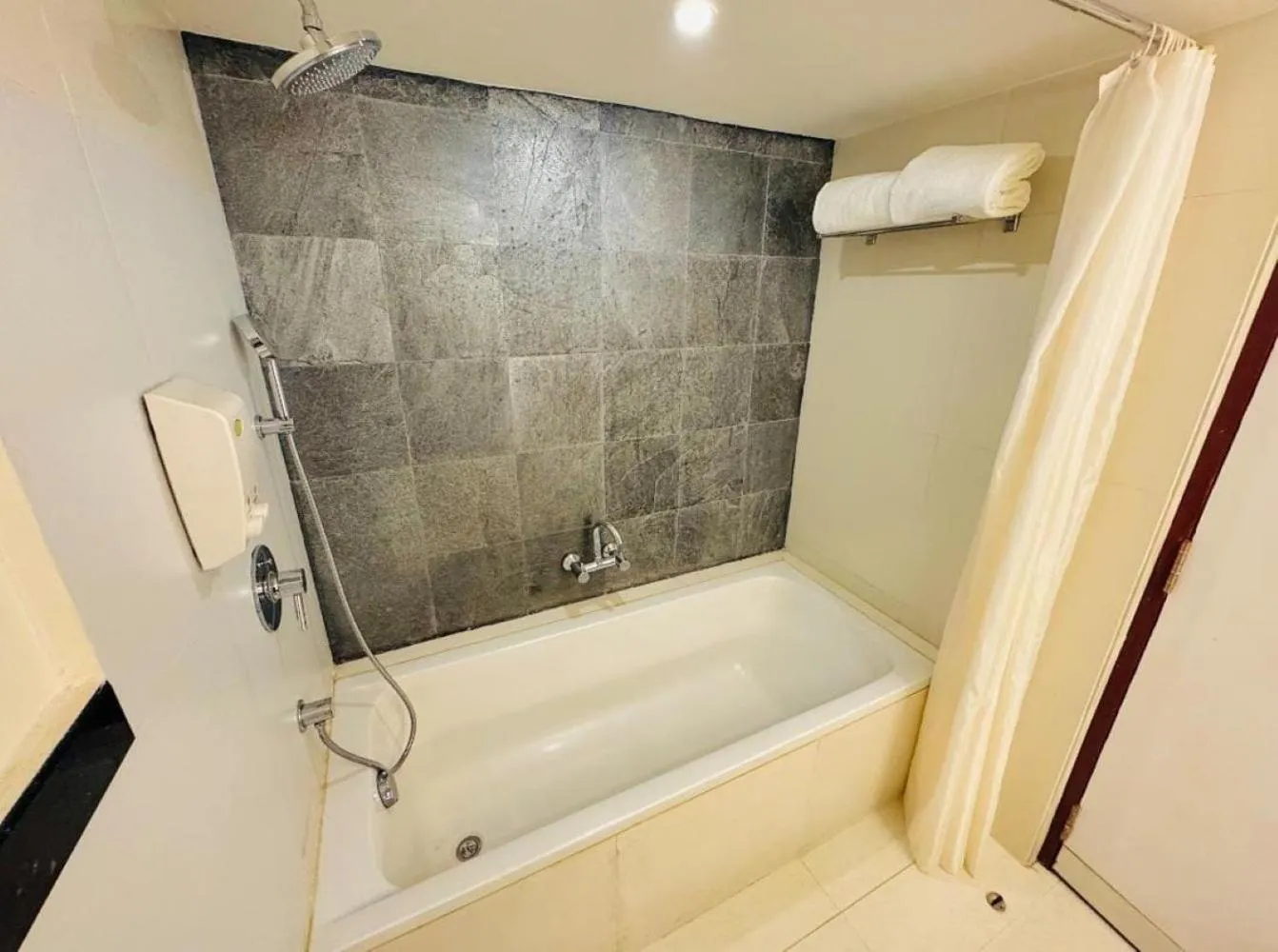 Bath in Olive Downtown