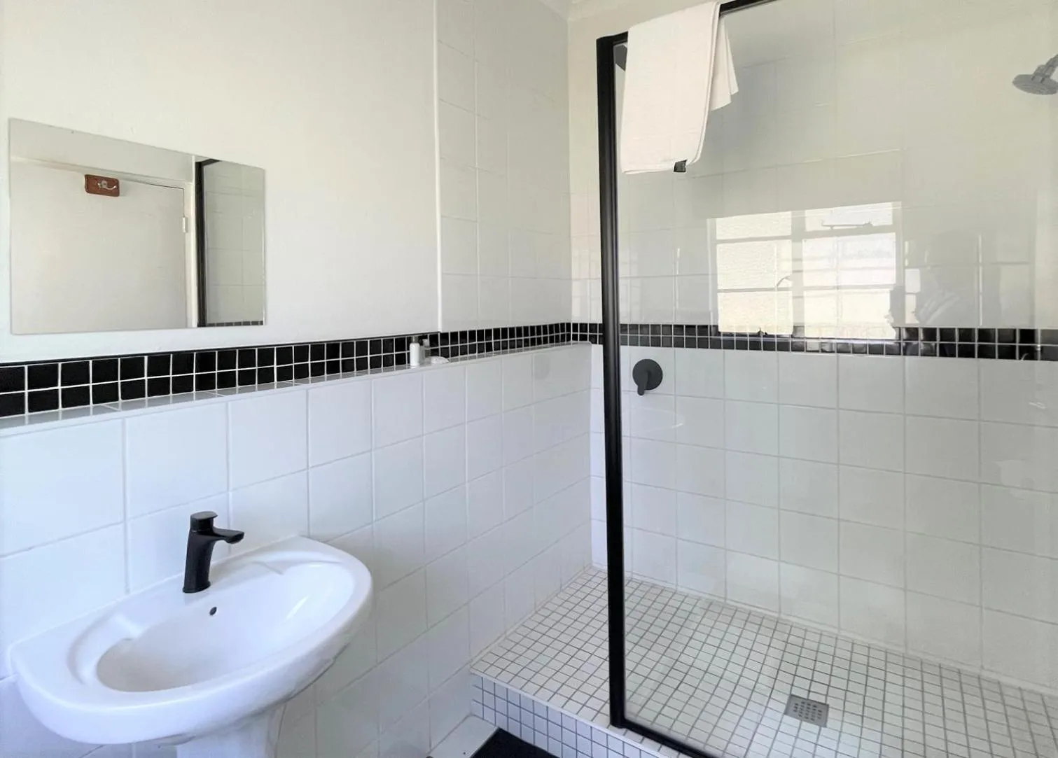 Shower in Himeville Arms