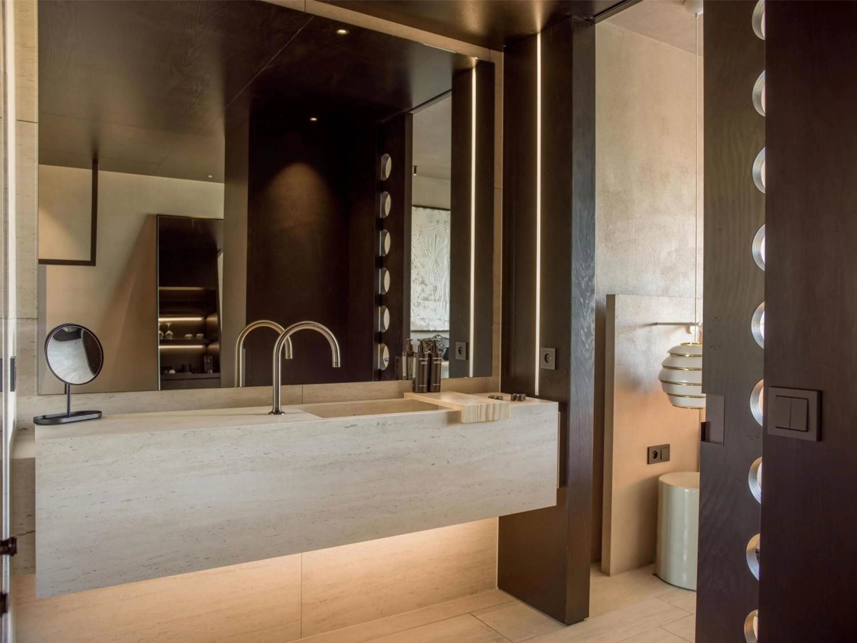 Bathroom in Radisson Collection The National Hotel, Brussels