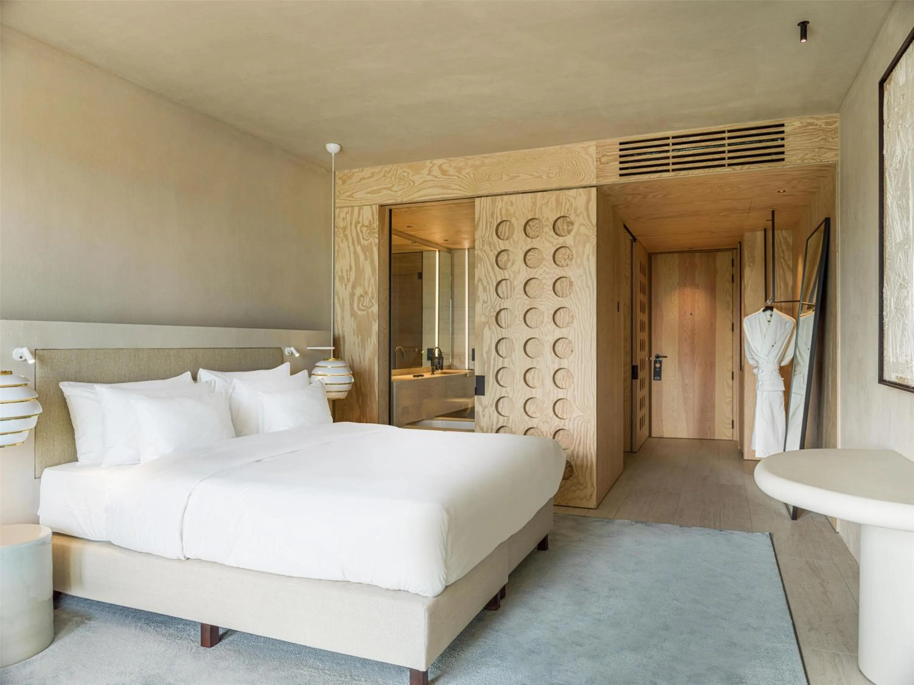 Bedroom, Bed in Radisson Collection The National Hotel, Brussels