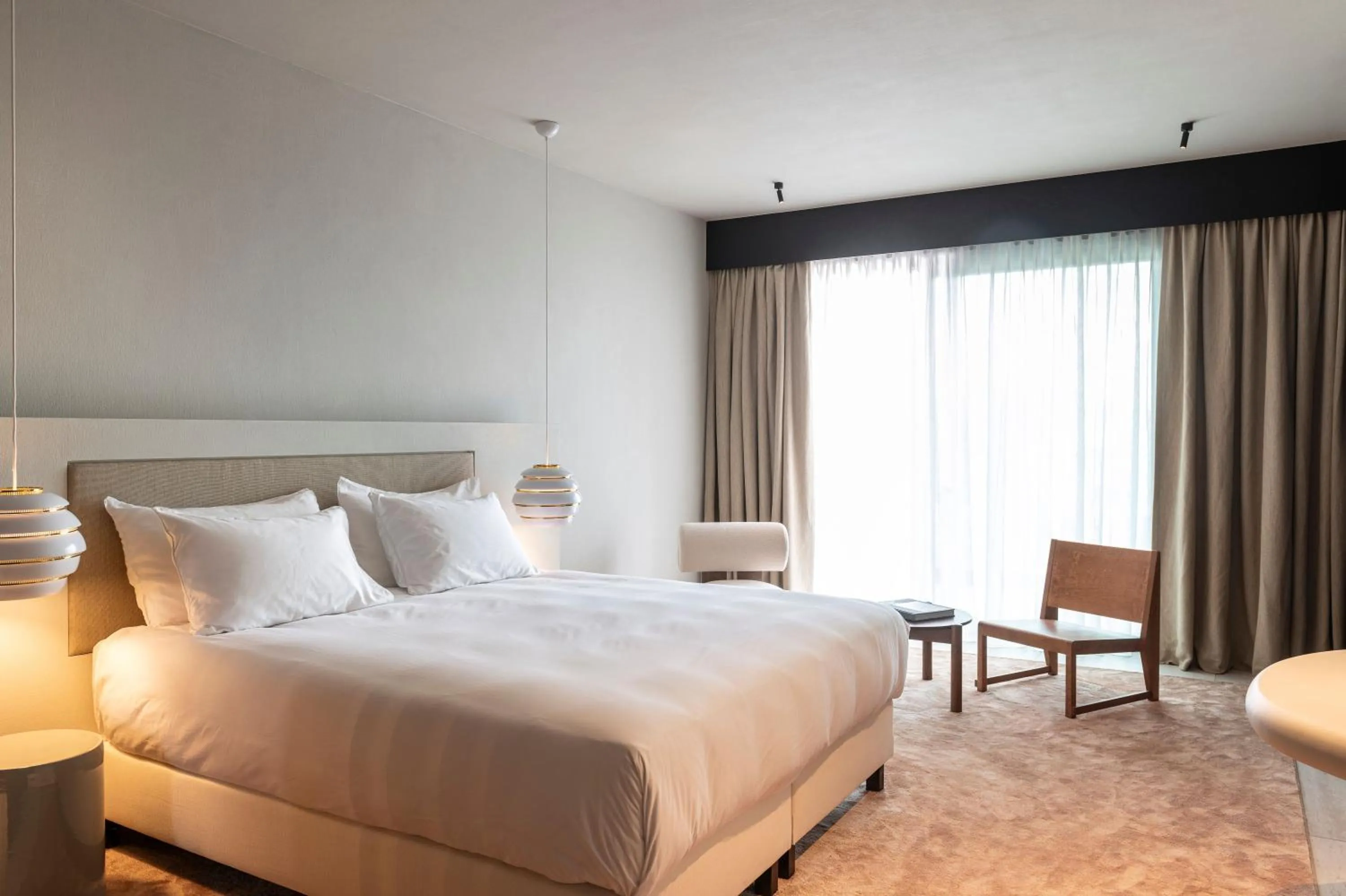 Bedroom, Bed in Radisson Collection The National Hotel, Brussels