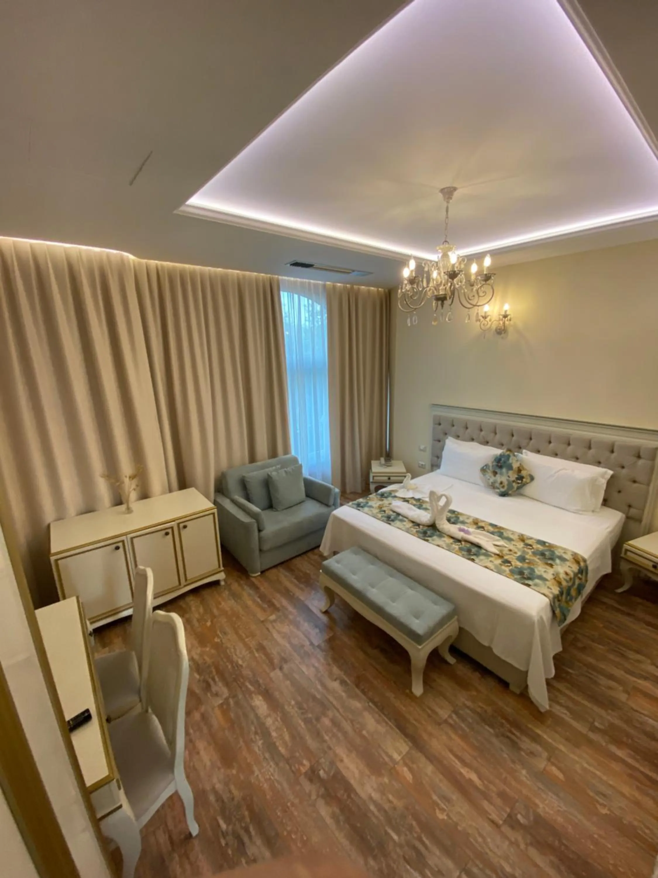 Photo of the whole room, Bed in The Red Bricks Hotel