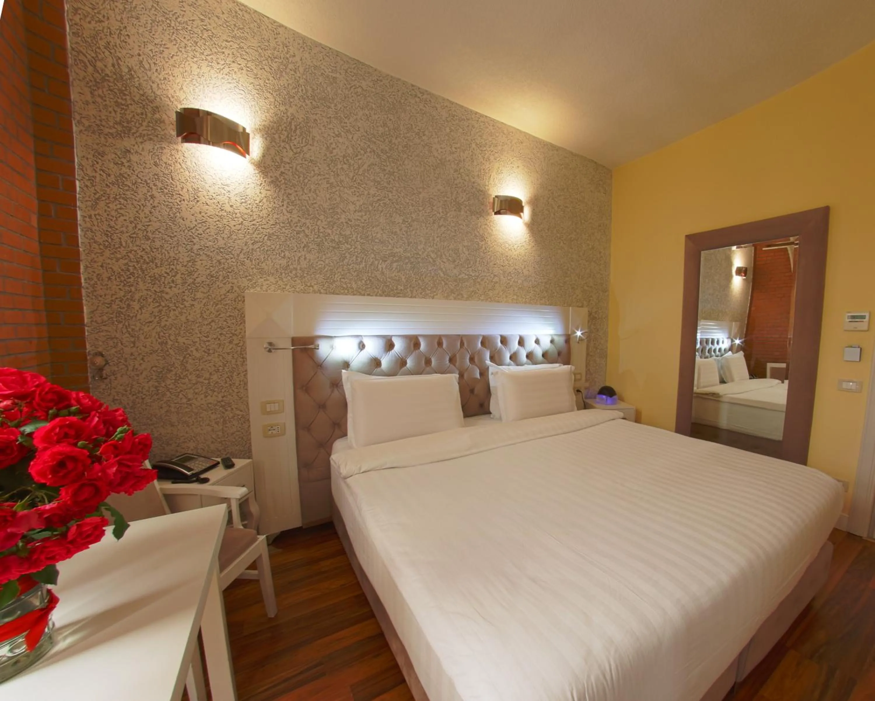 Bed in The Red Bricks Hotel