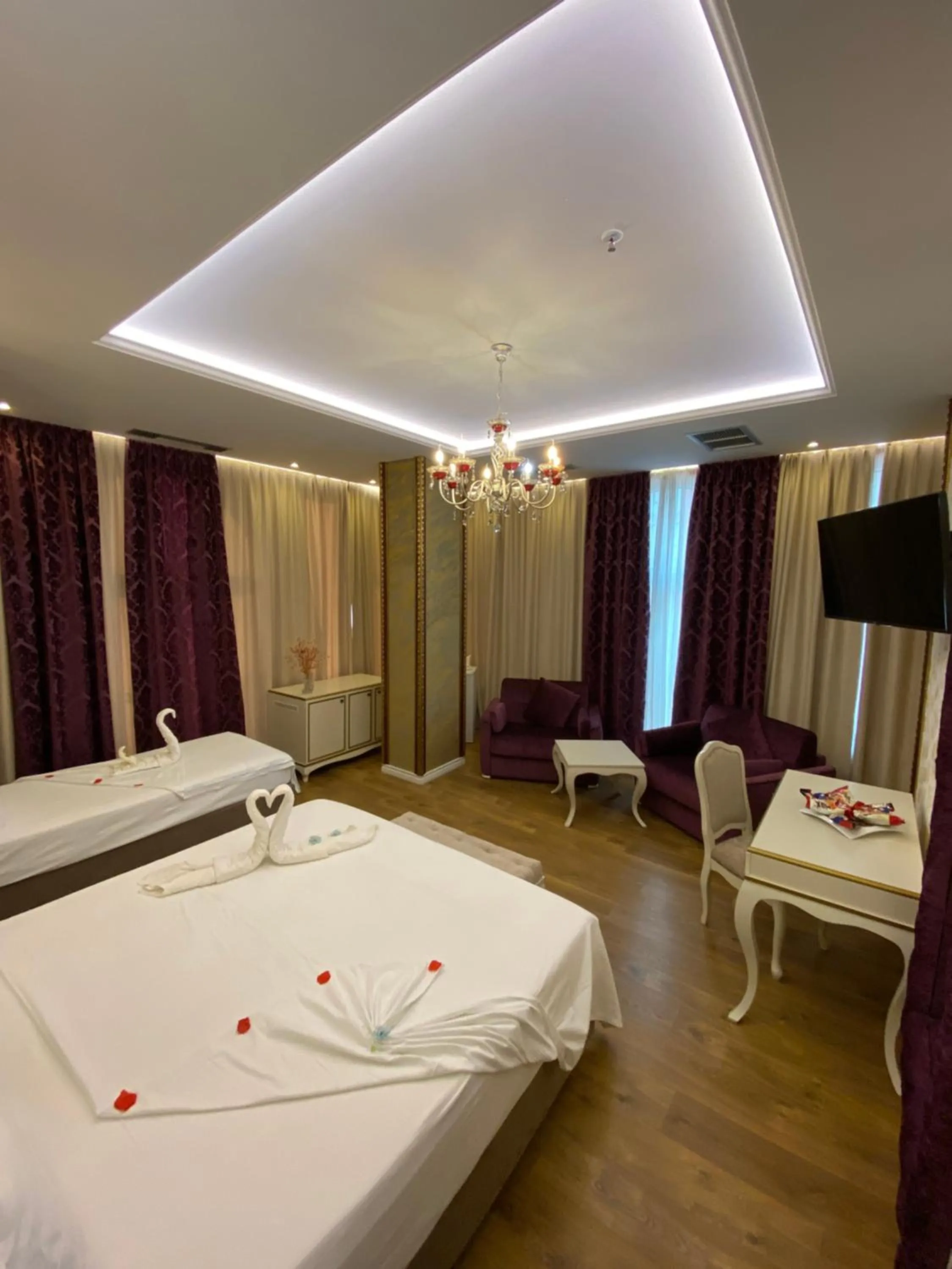 Photo of the whole room, Bed in The Red Bricks Hotel