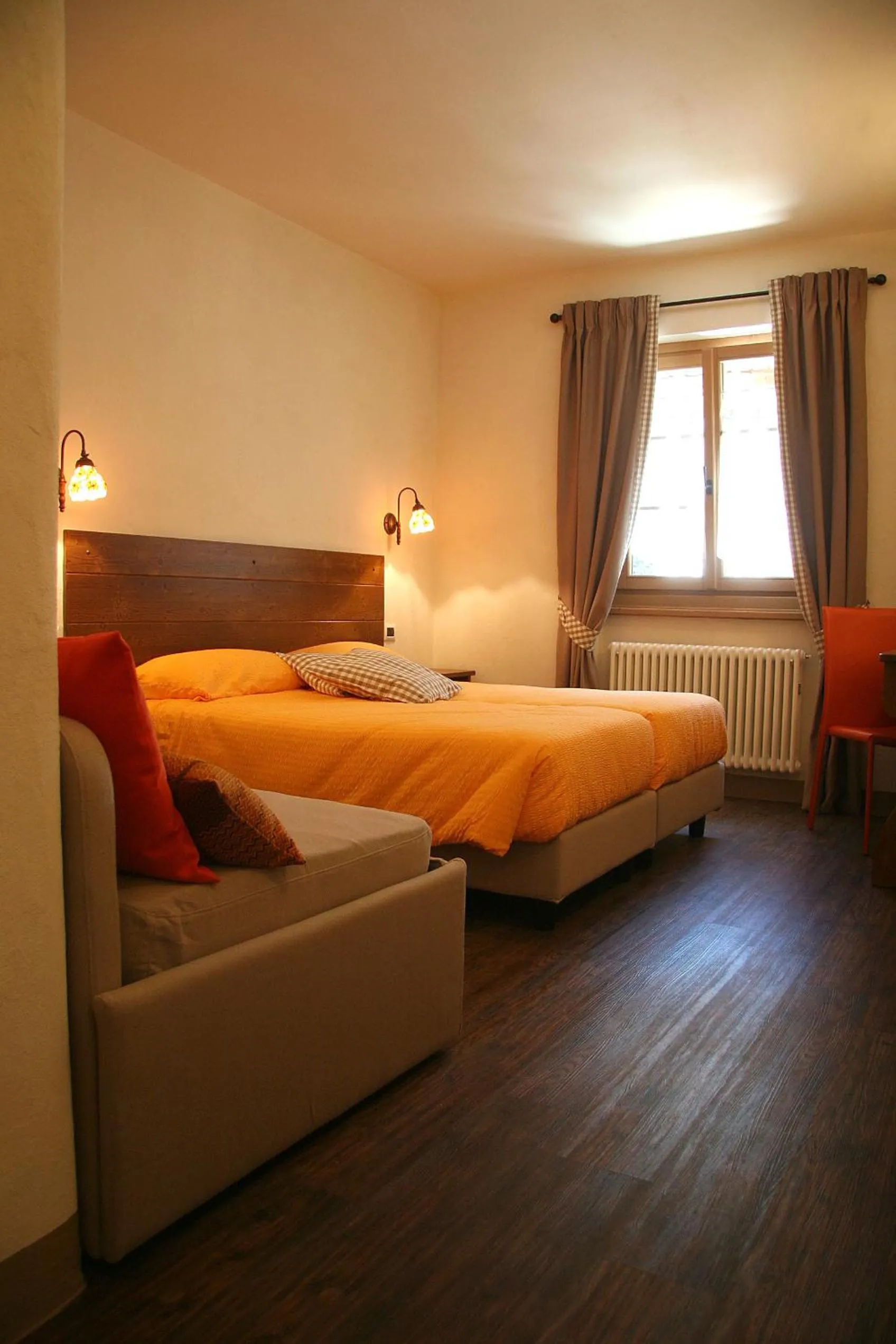 Photo of the whole room, Bed in Ostello del Castello Tirano