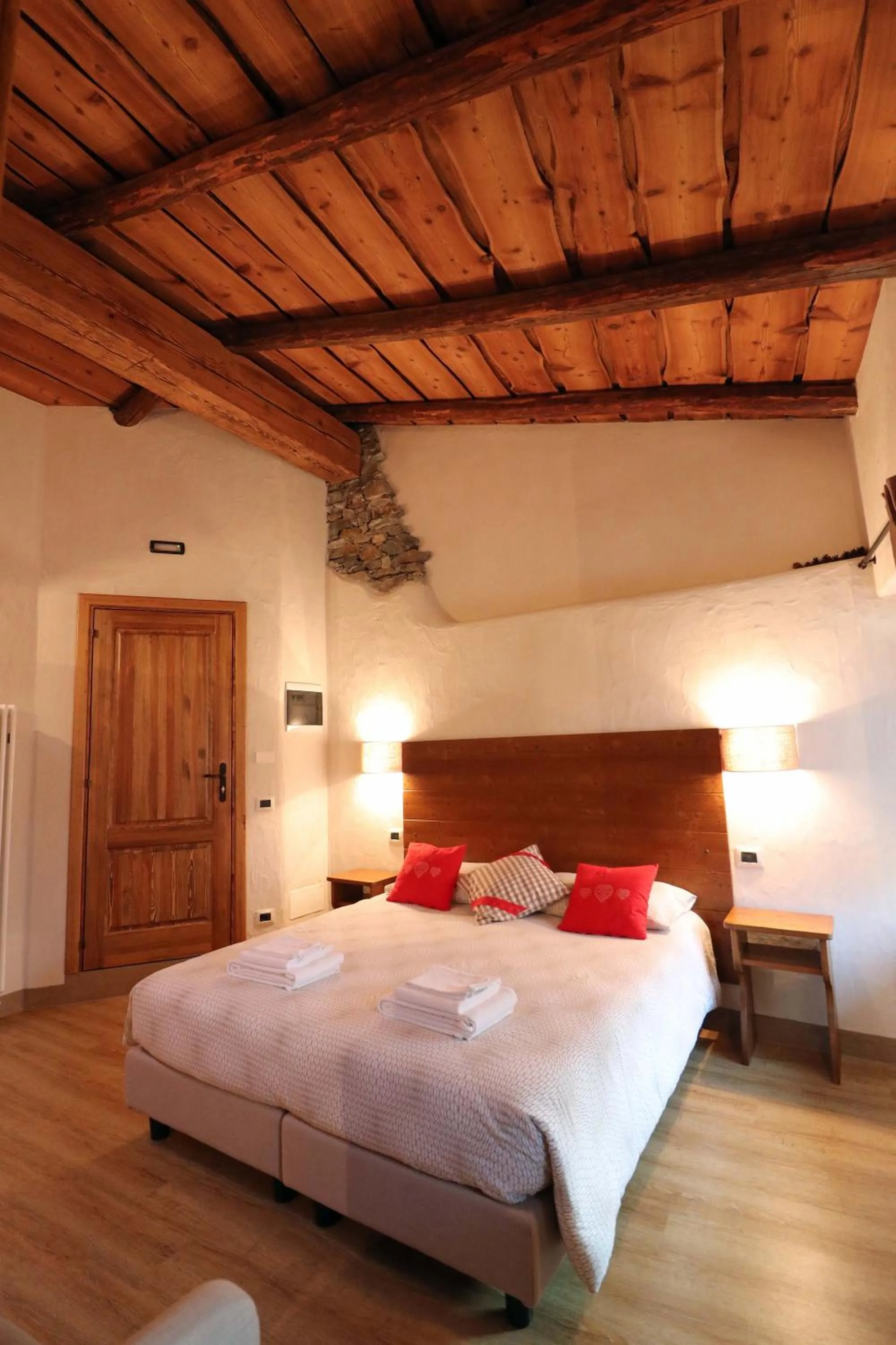 Photo of the whole room, Bed in Ostello del Castello Tirano