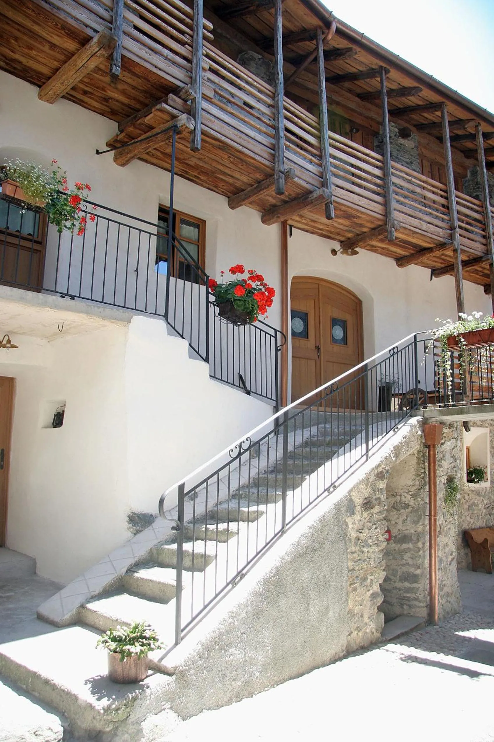 Facade/entrance in Ostello del Castello Tirano