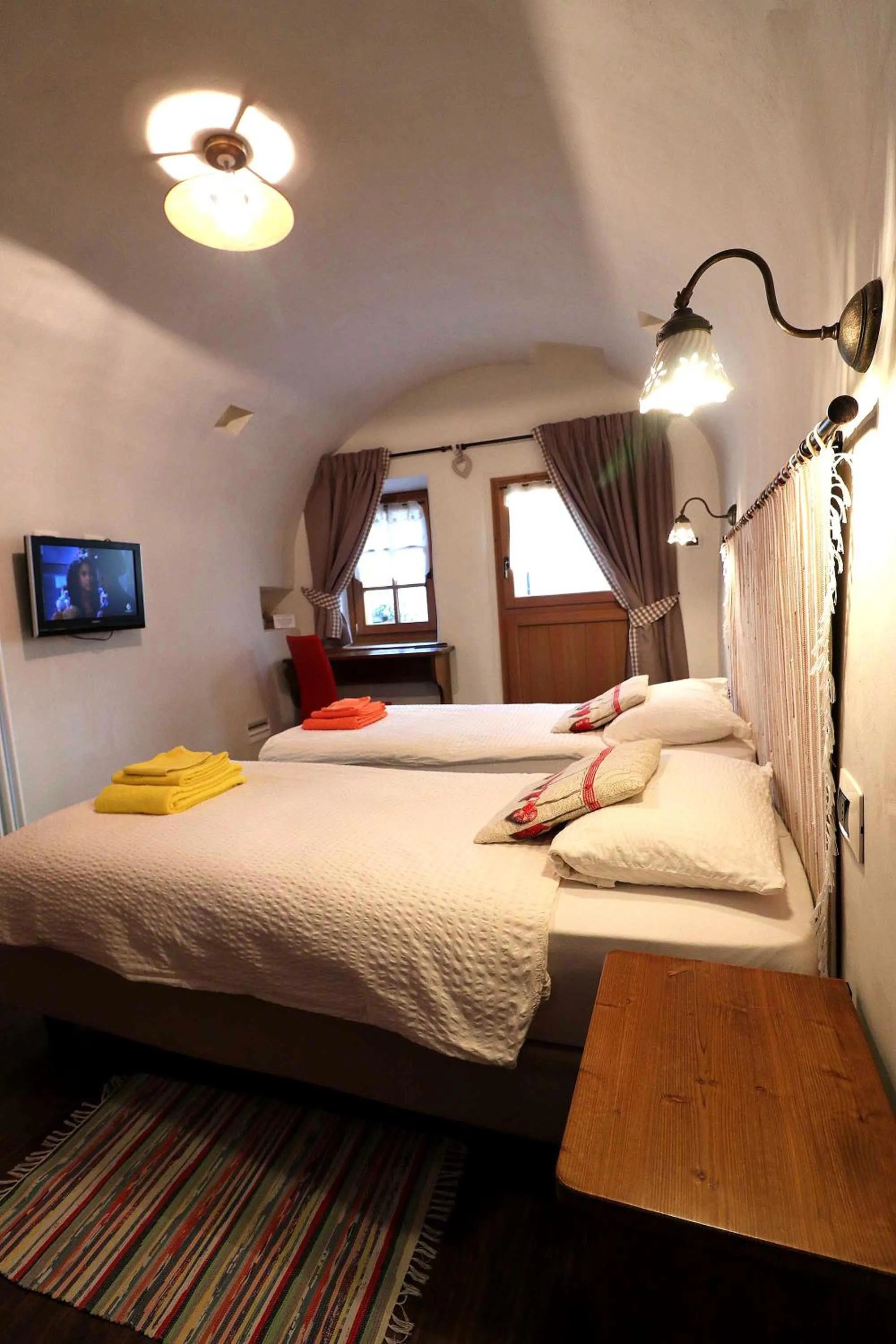 Bed in Ostello del Castello Tirano