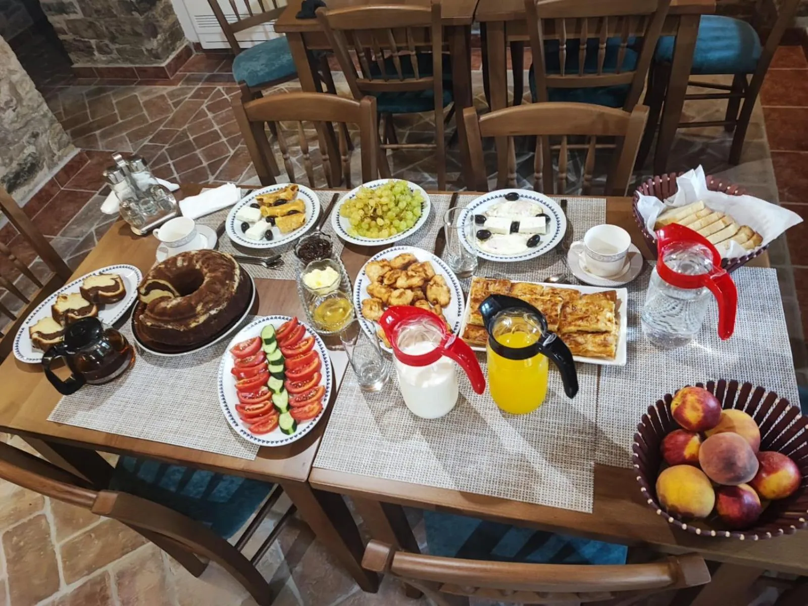 Food and drinks in Bizant House Boutique Hotel