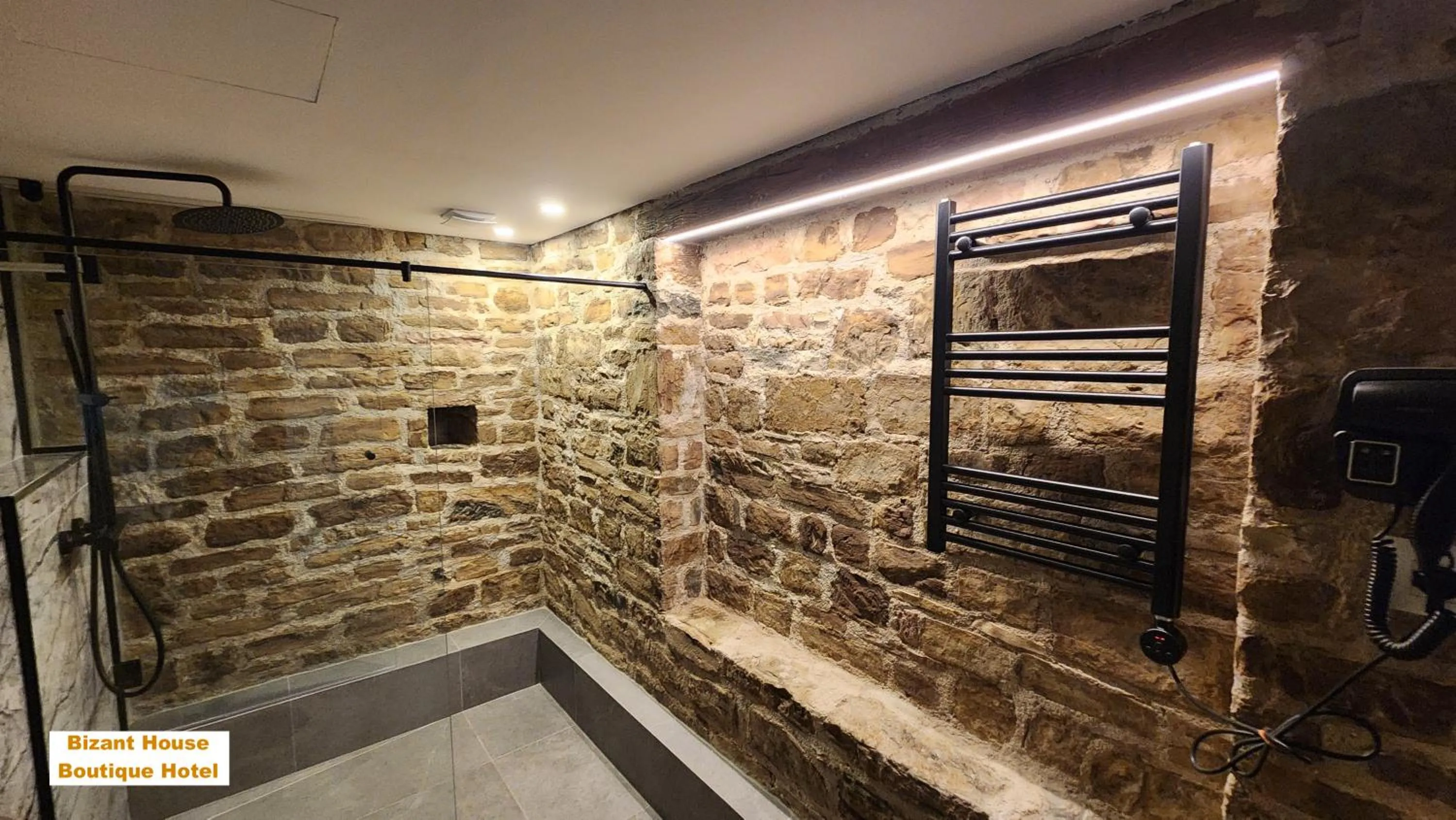 Shower in Bizant House Boutique Hotel