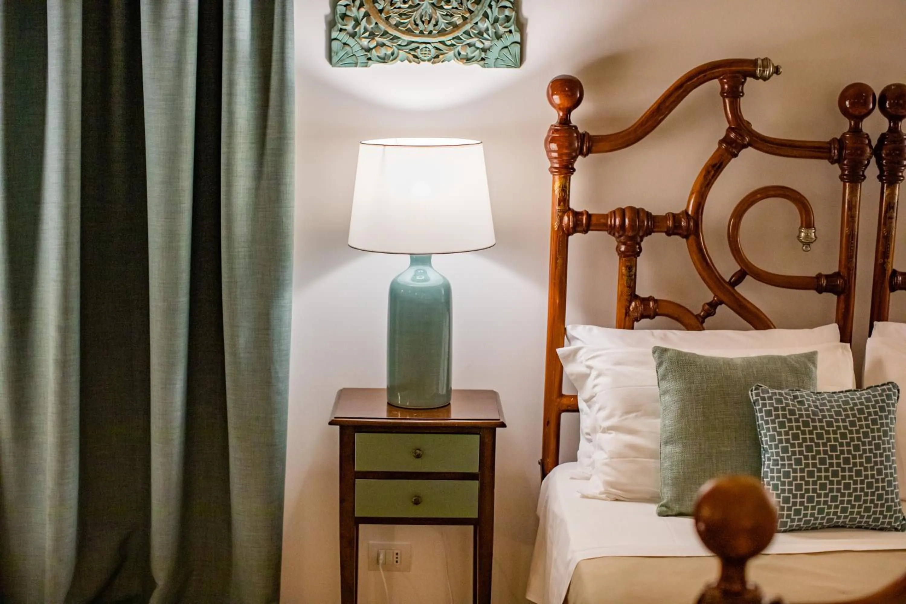 Decorative detail, Bed in Masseria Torre Spagnola