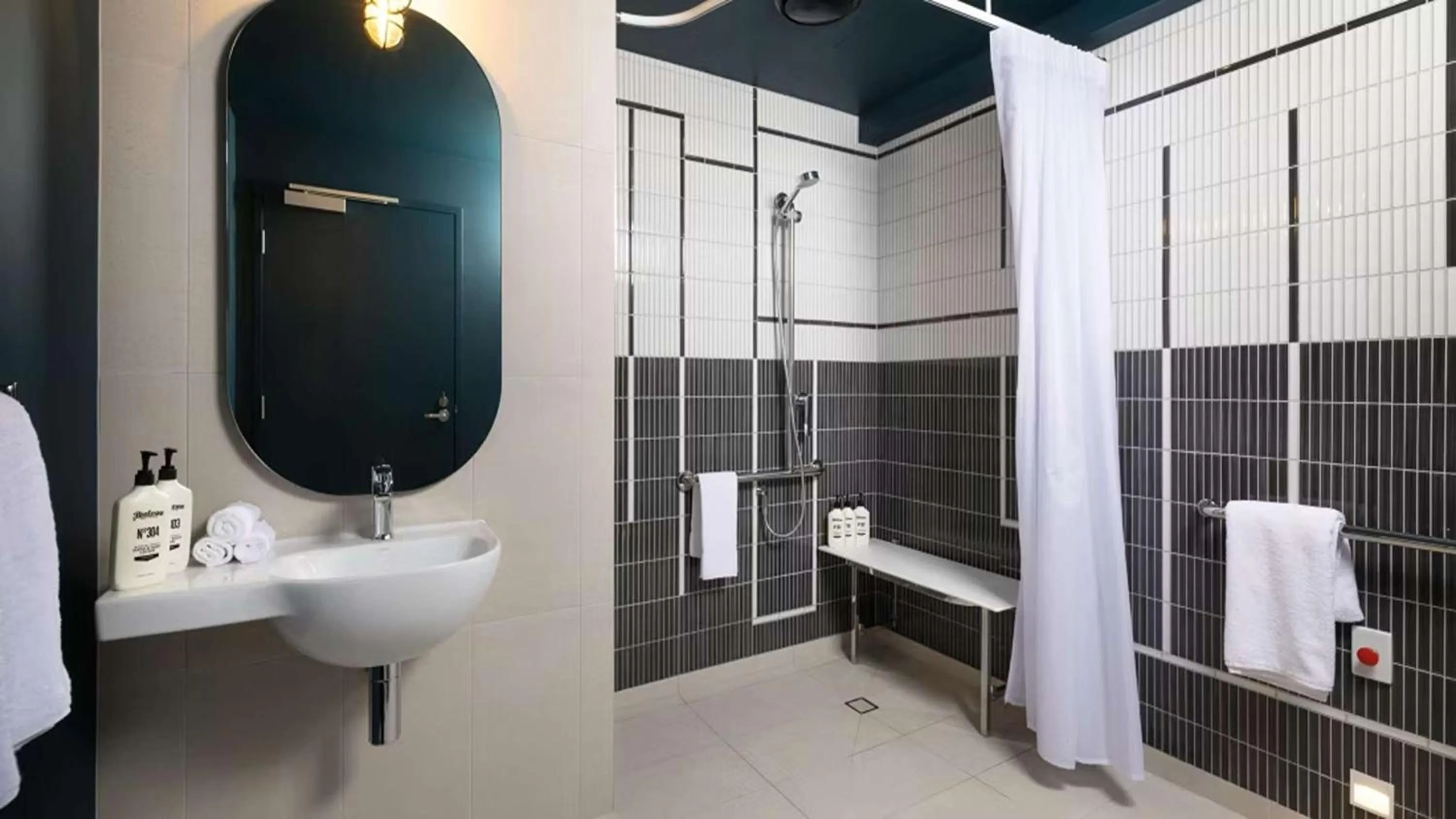 Photo of the whole room in Hotel Indigo Bridgetown Barbados by IHG