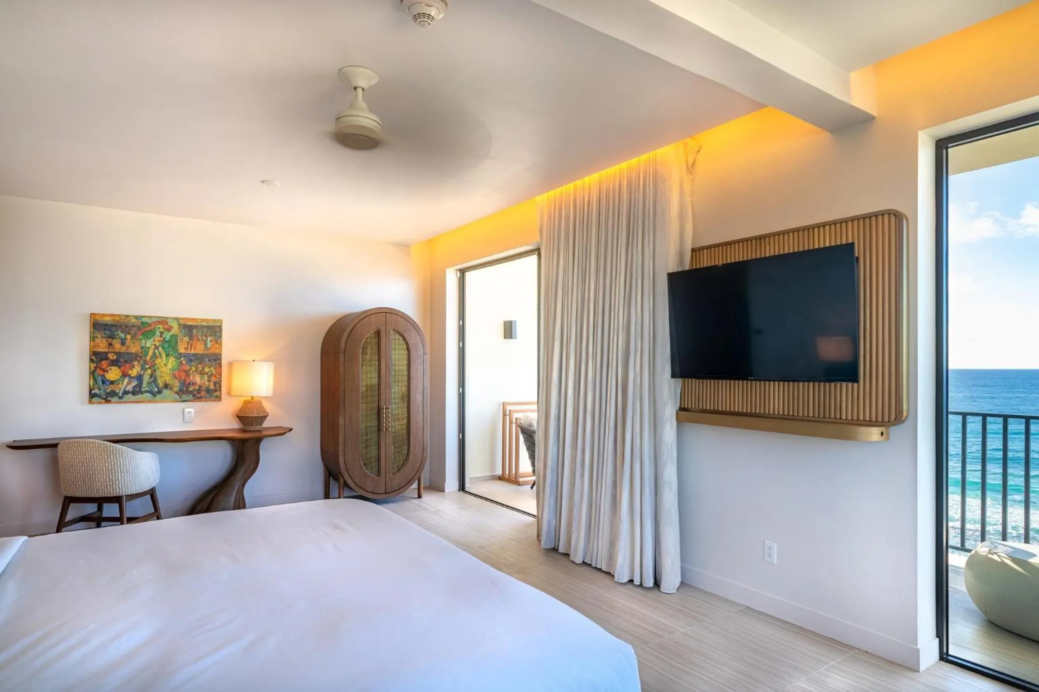 Photo of the whole room, Bed in Hotel Indigo Bridgetown Barbados by IHG
