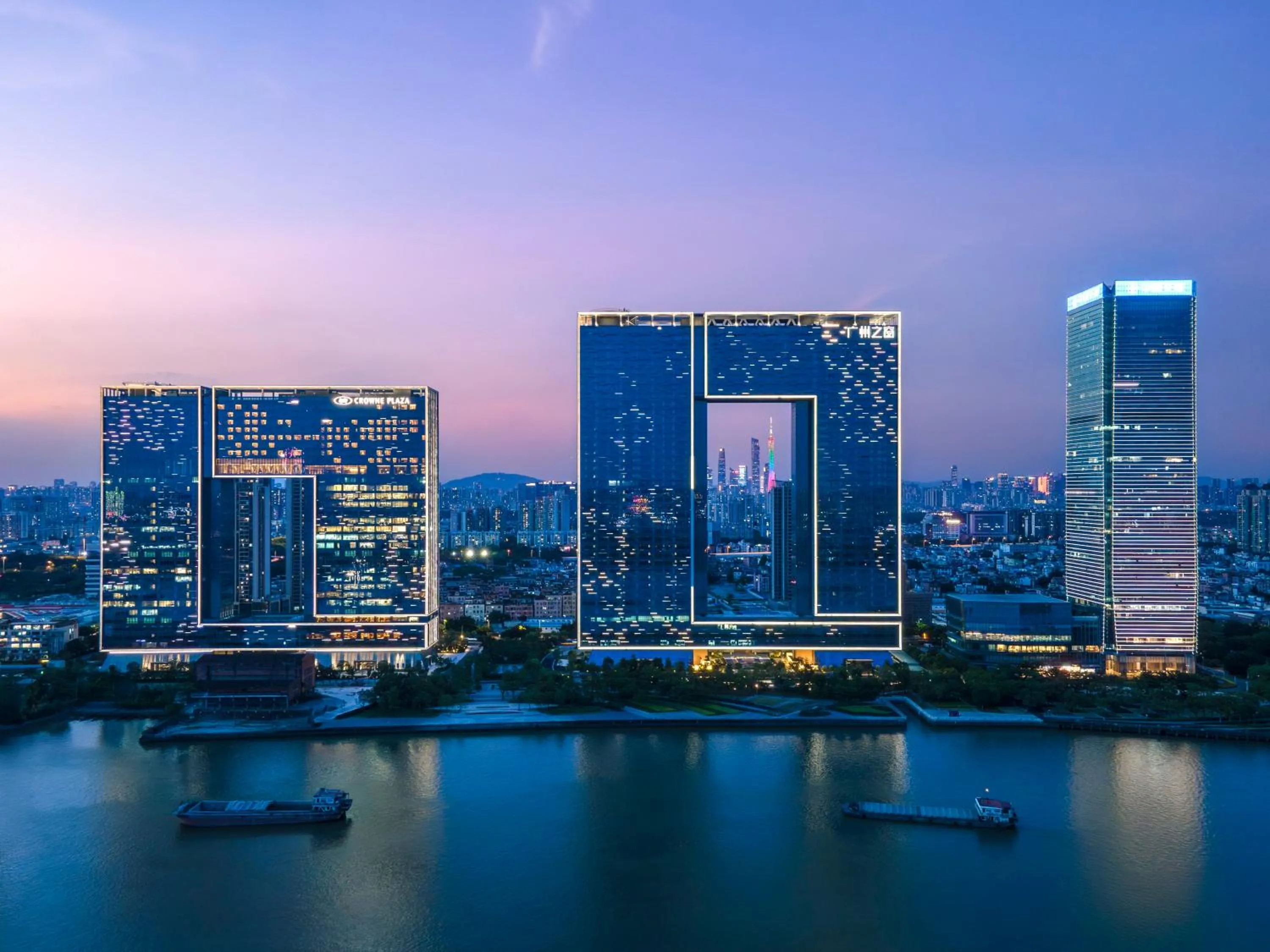 Property building in Crowne Plaza Guangzhou Window of Canton