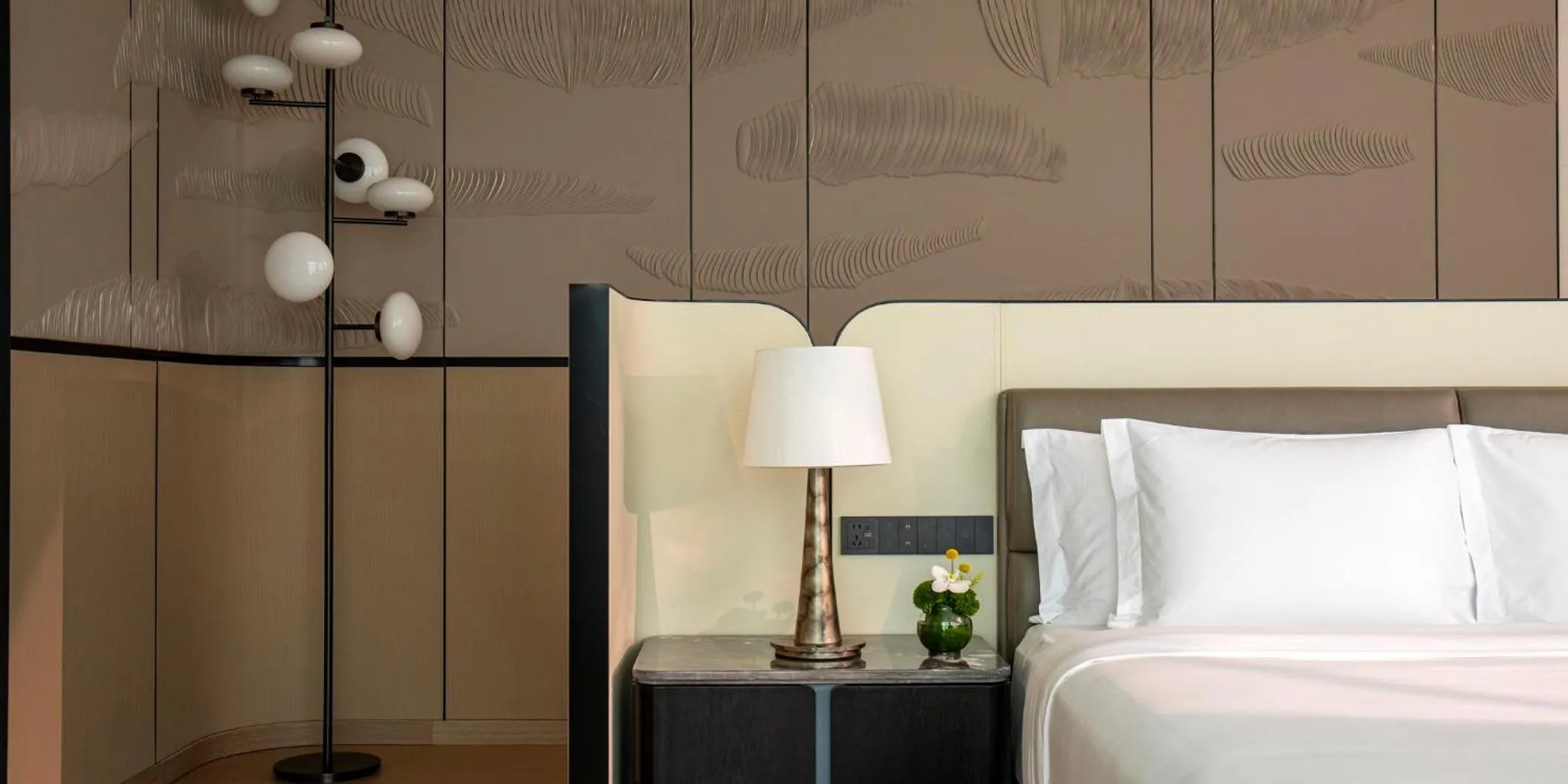 Bedroom, Bed in Crowne Plaza Guangzhou Window of Canton