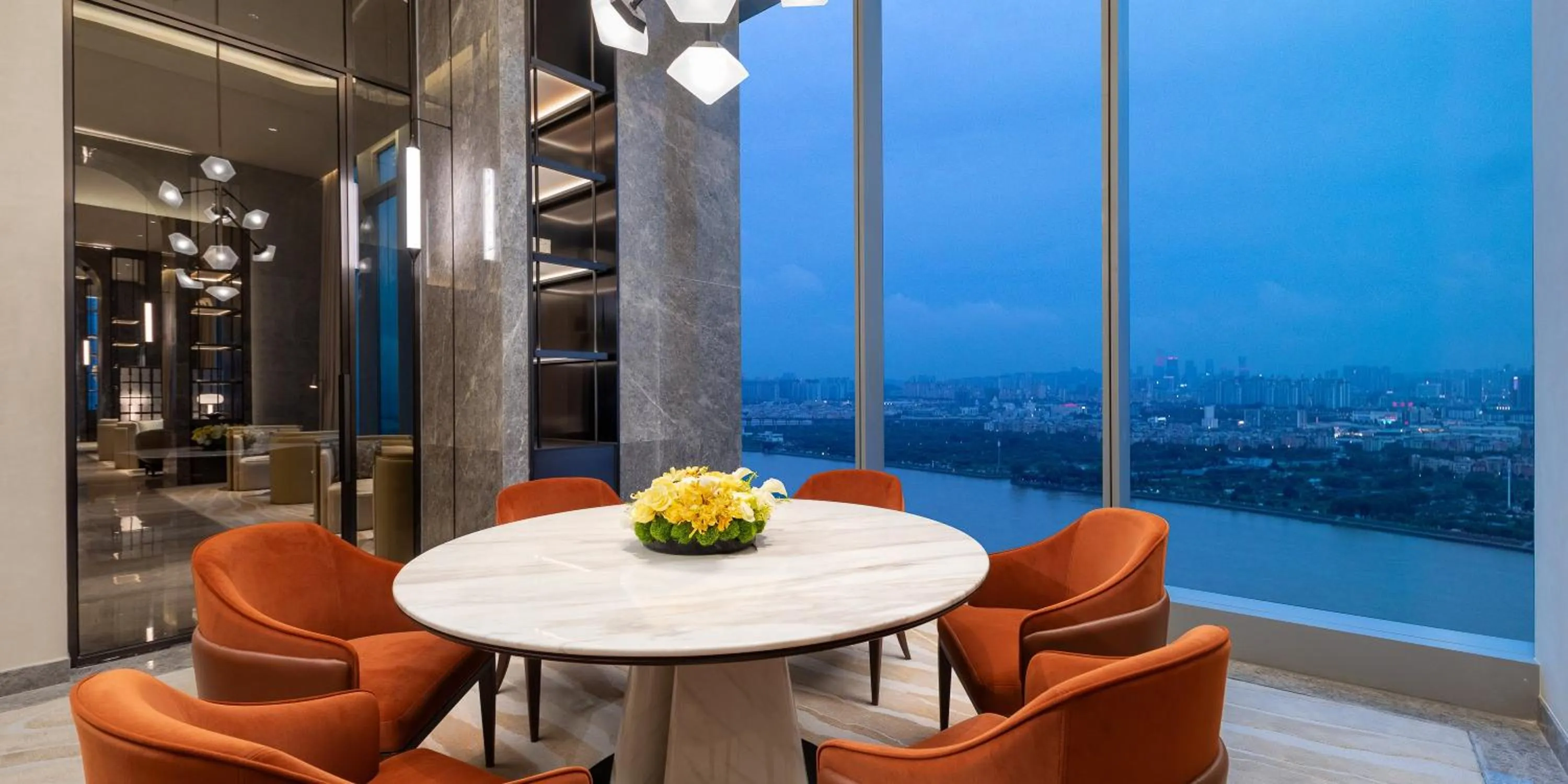 Lounge or bar in Crowne Plaza Guangzhou Window of Canton