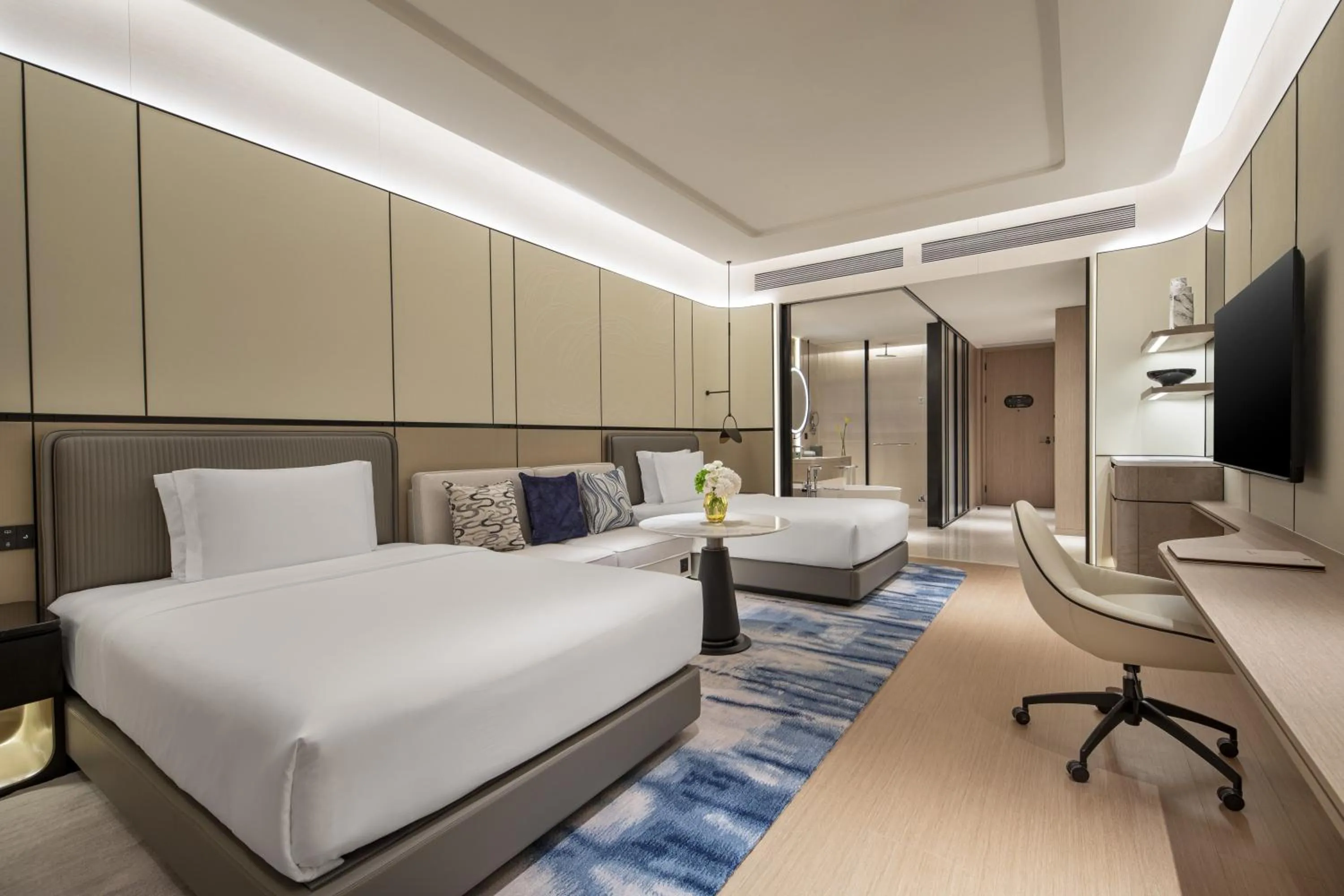 Bedroom, Bed in Crowne Plaza Guangzhou Window of Canton