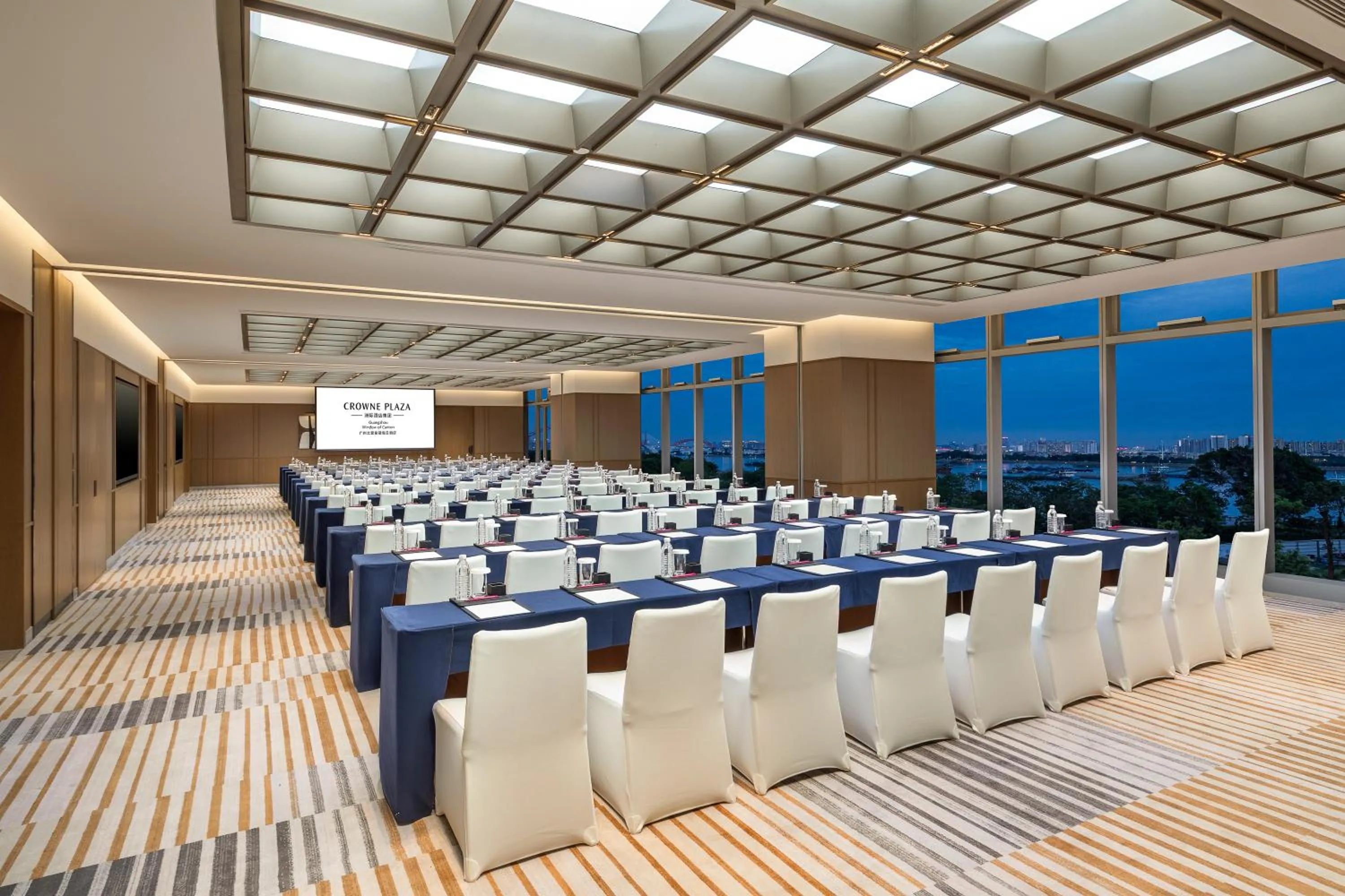 Meeting/conference room in Crowne Plaza Guangzhou Window of Canton