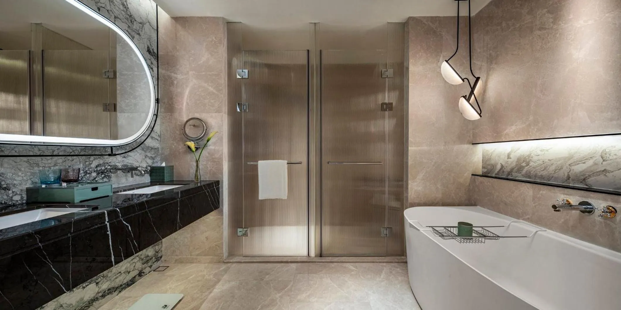 Bedroom in Crowne Plaza Guangzhou Window of Canton