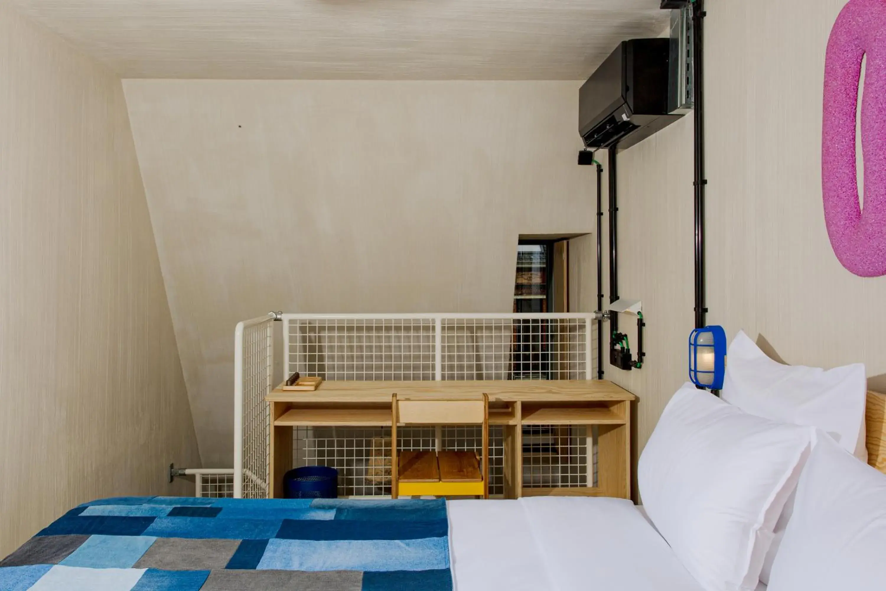 Triple Room in JAM Ghent Triple Room in JAM Ghent