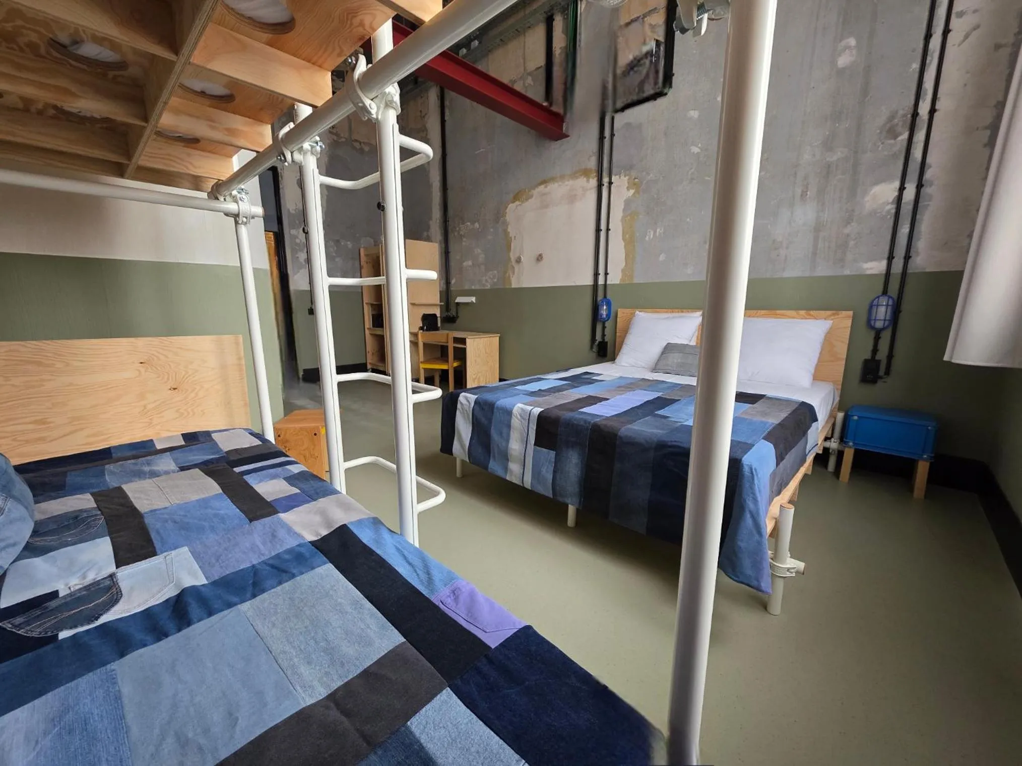 Photo of the whole room, Bed in JAM Ghent