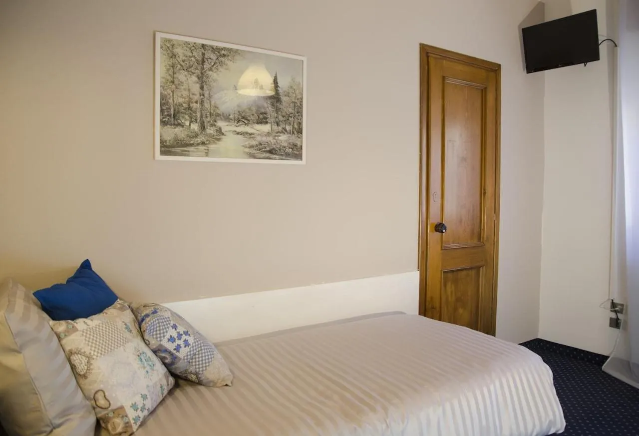 Bed in Albergo al Sole