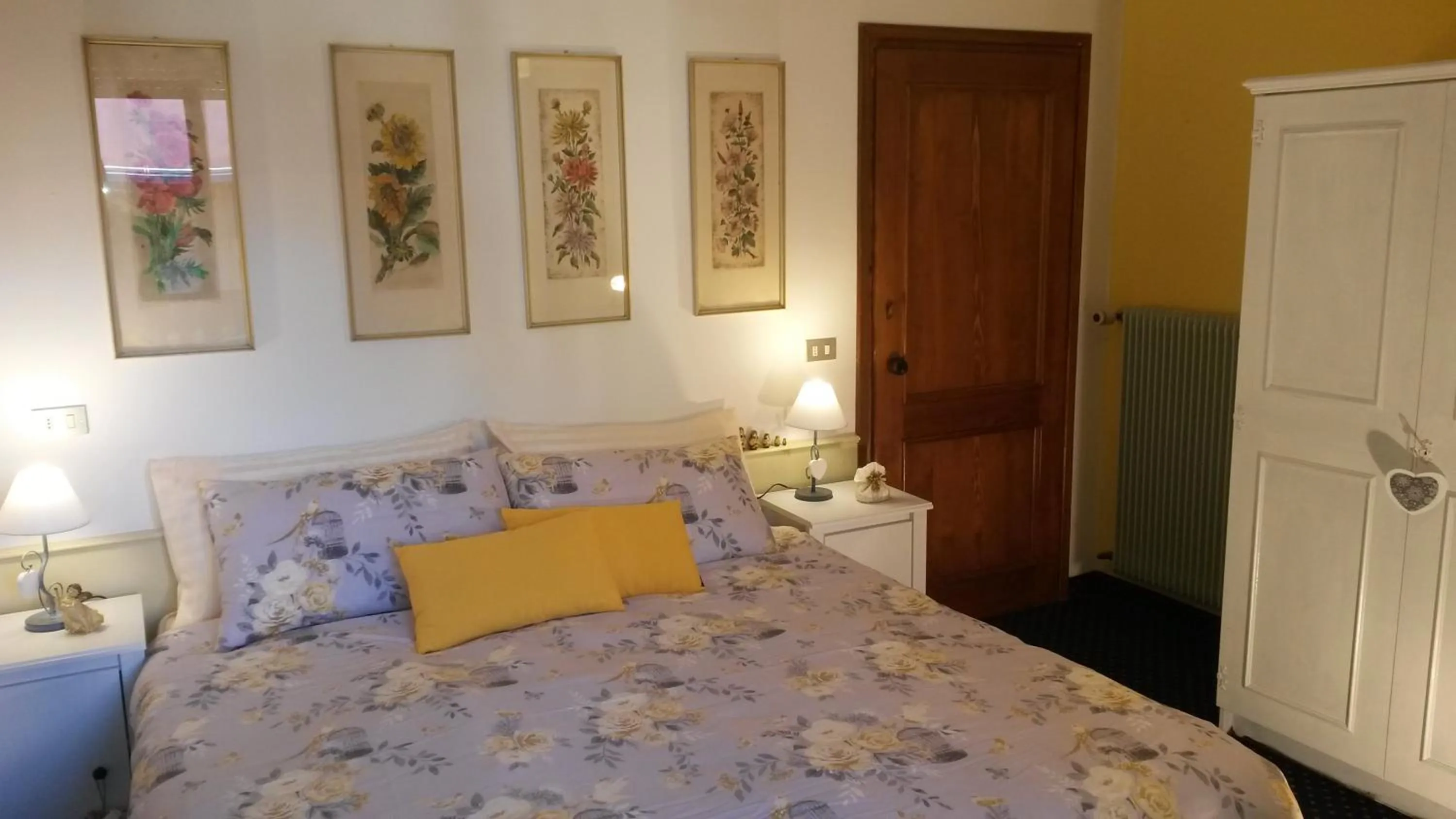 Photo of the whole room, Bed in Albergo al Sole