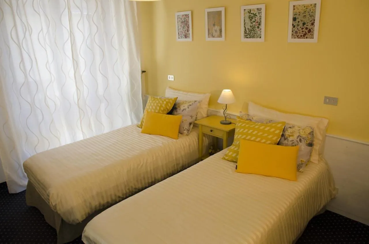 Bed in Albergo al Sole