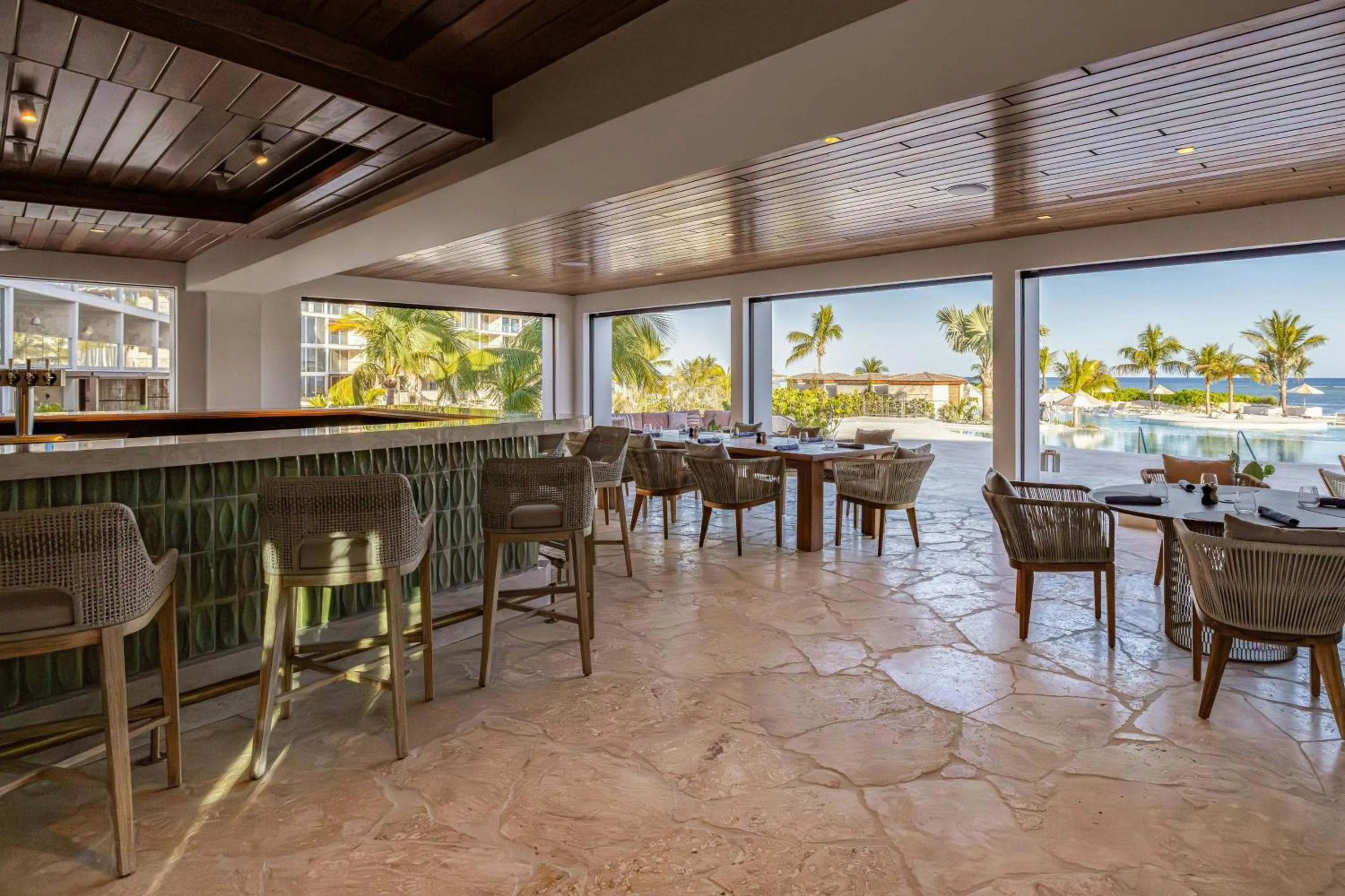 Lounge or bar in Salterra, a Luxury Collection Resort & Spa, South Caicos