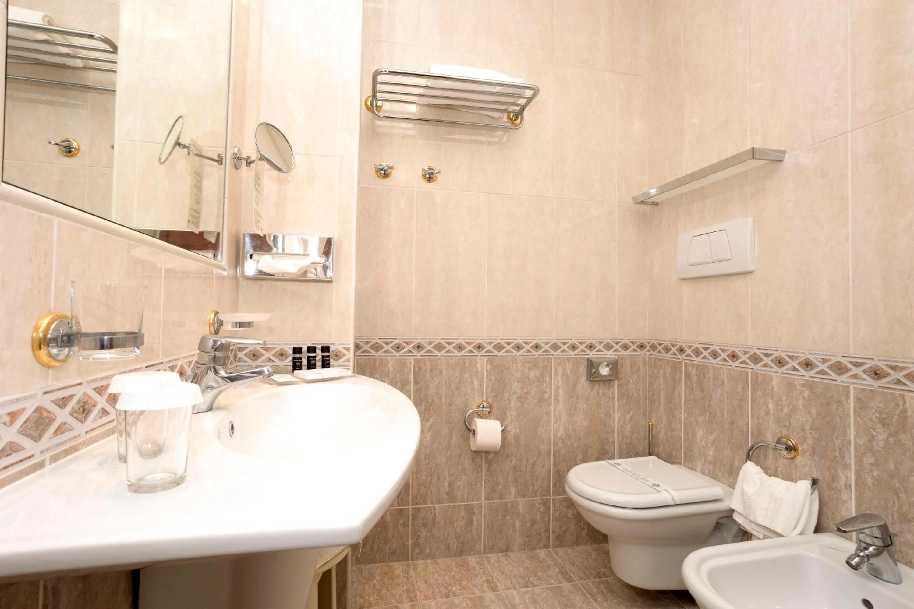 Shower in Hotel Garden Terme