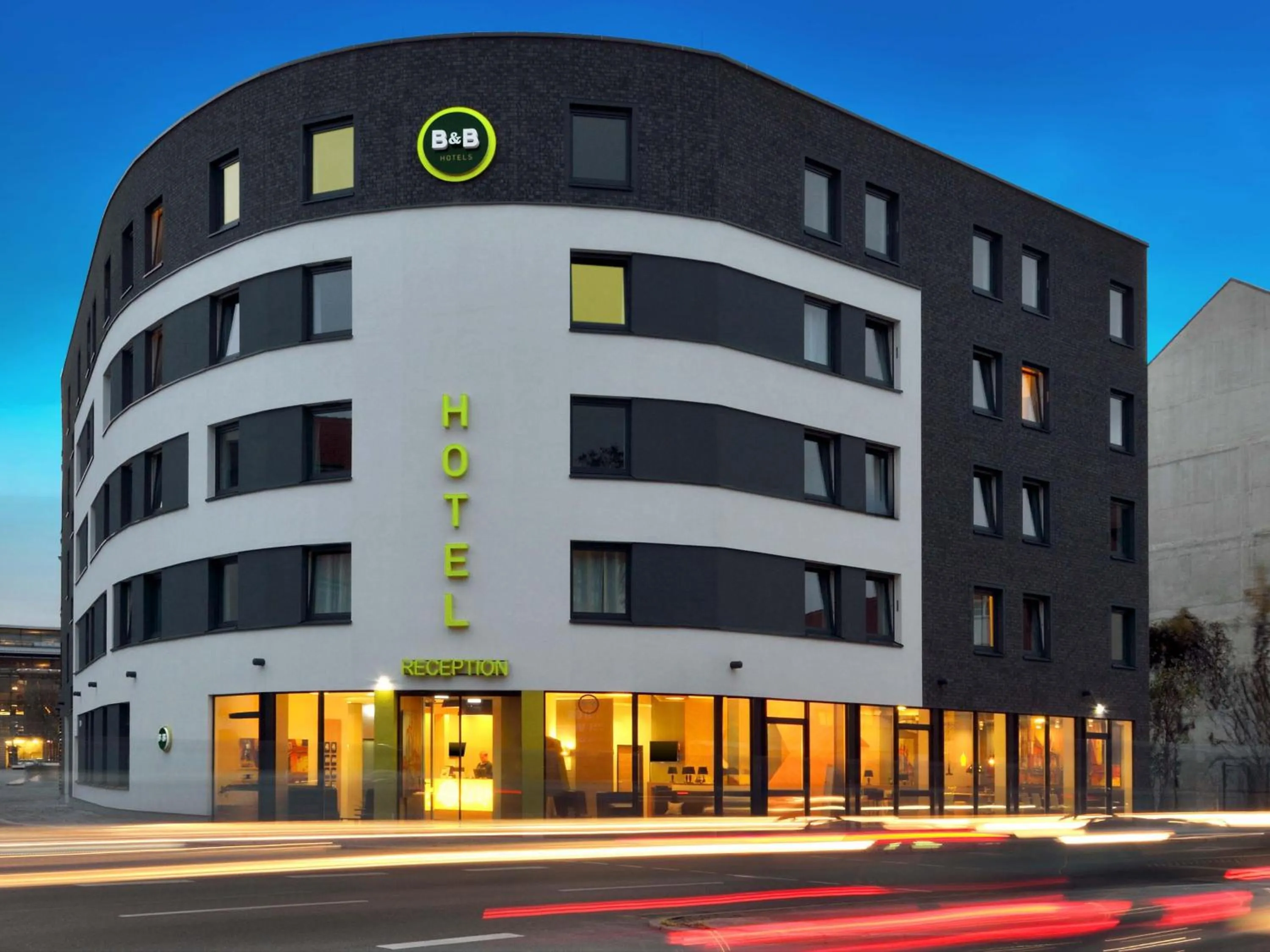 Property building in B&B HOTEL Erfurt-Hbf