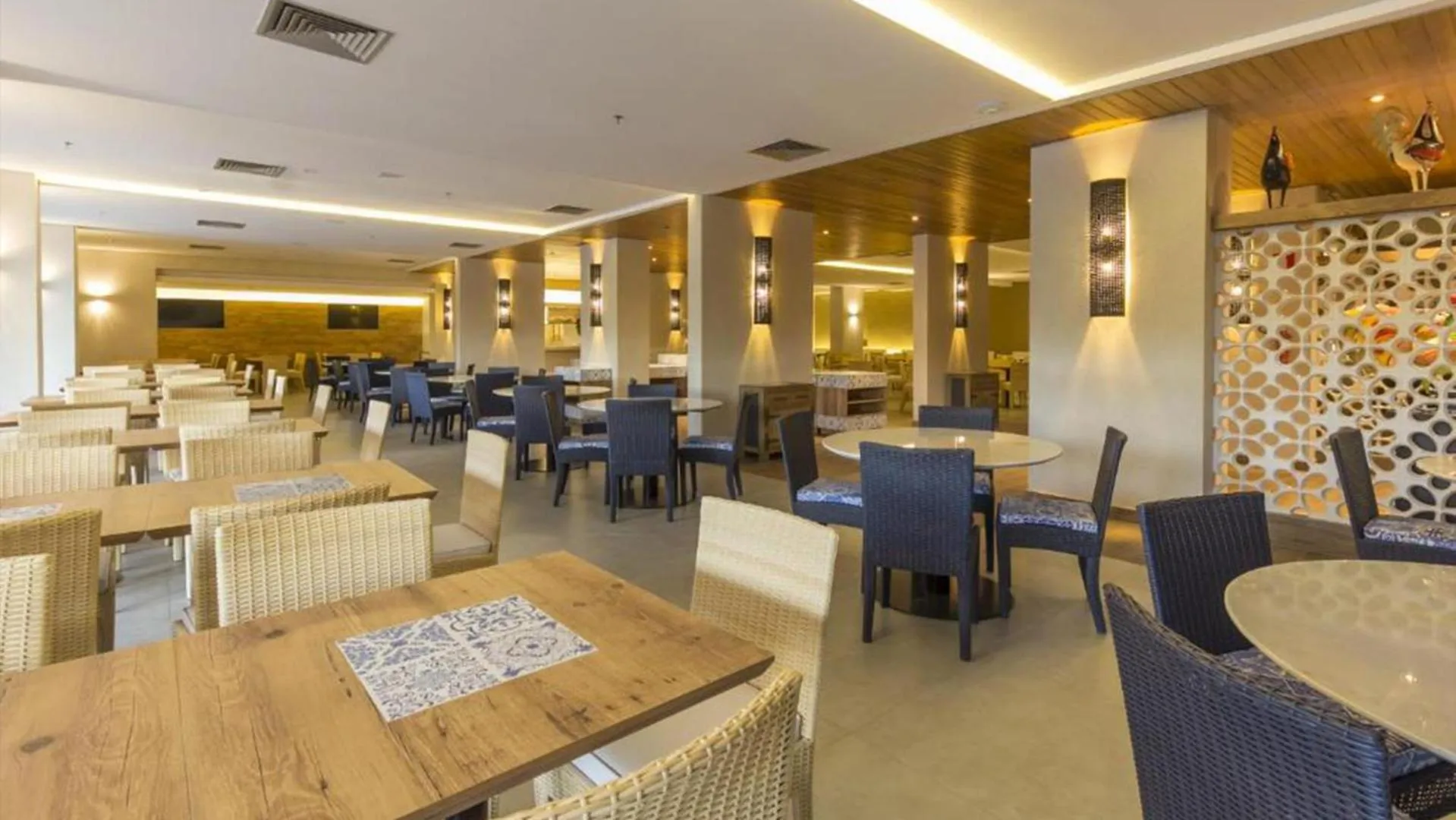 Restaurant/places to eat in Hot Beach Celebration