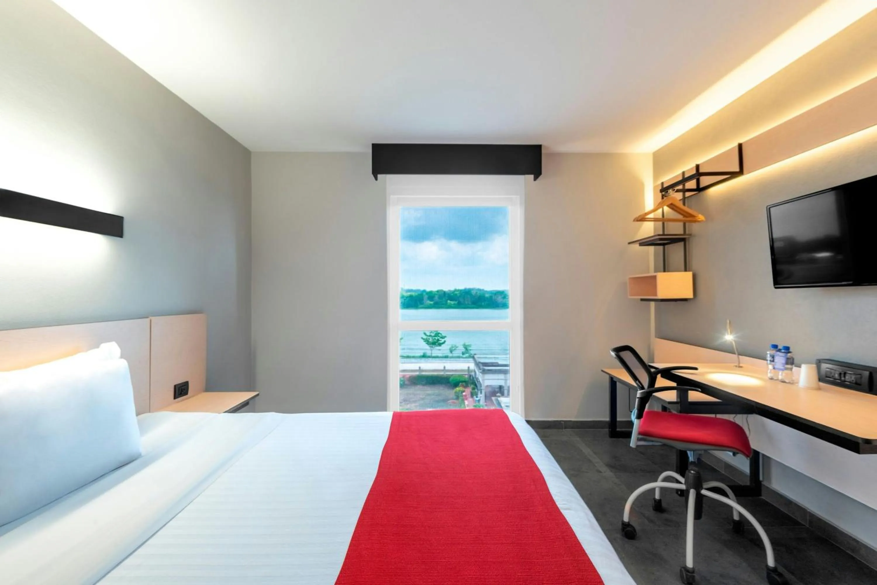 Photo of the whole room, Bed in City Express by Marriott Tuxpan