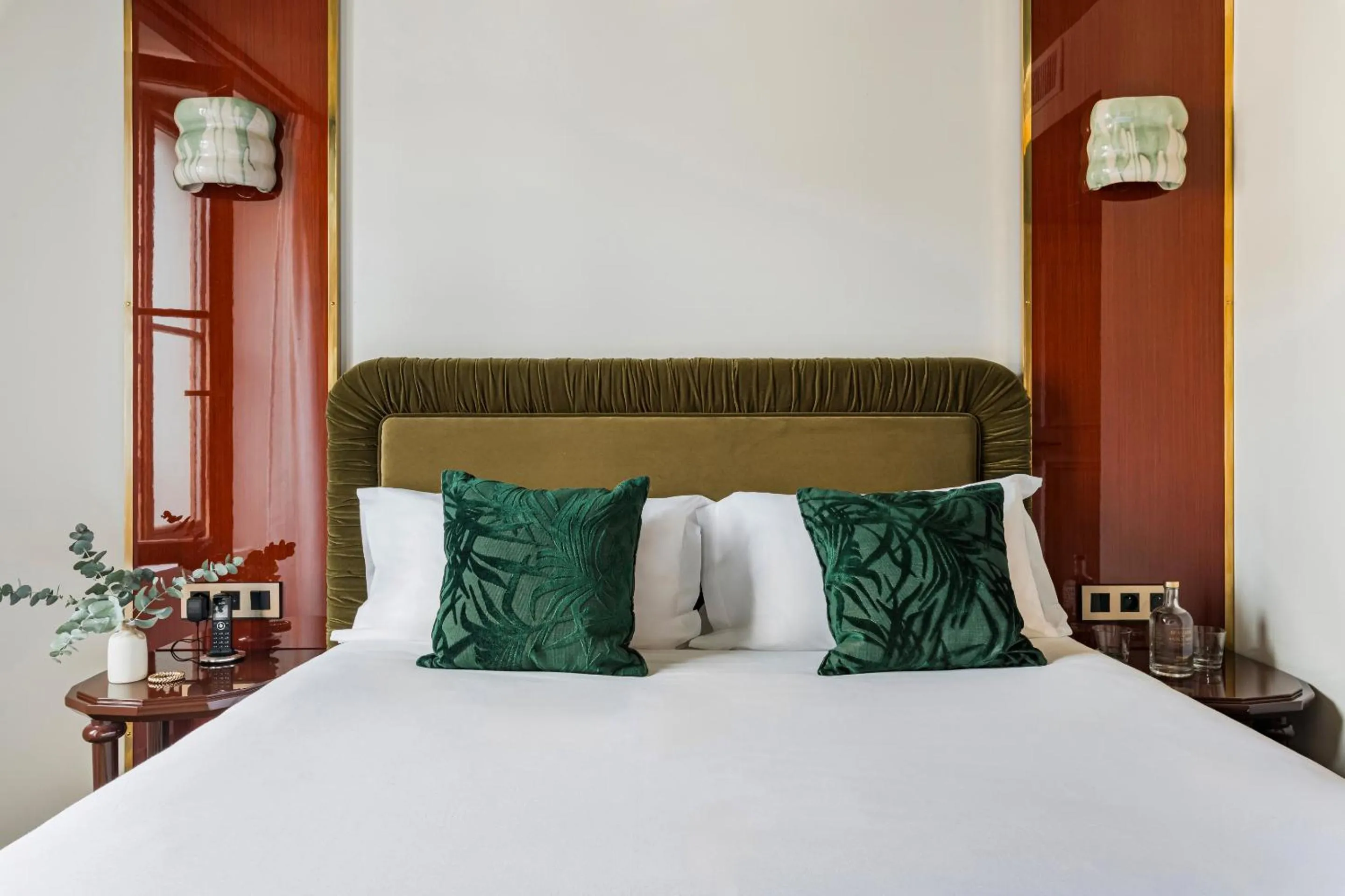 Bedroom, Bed in Hôtel La Cour du 6