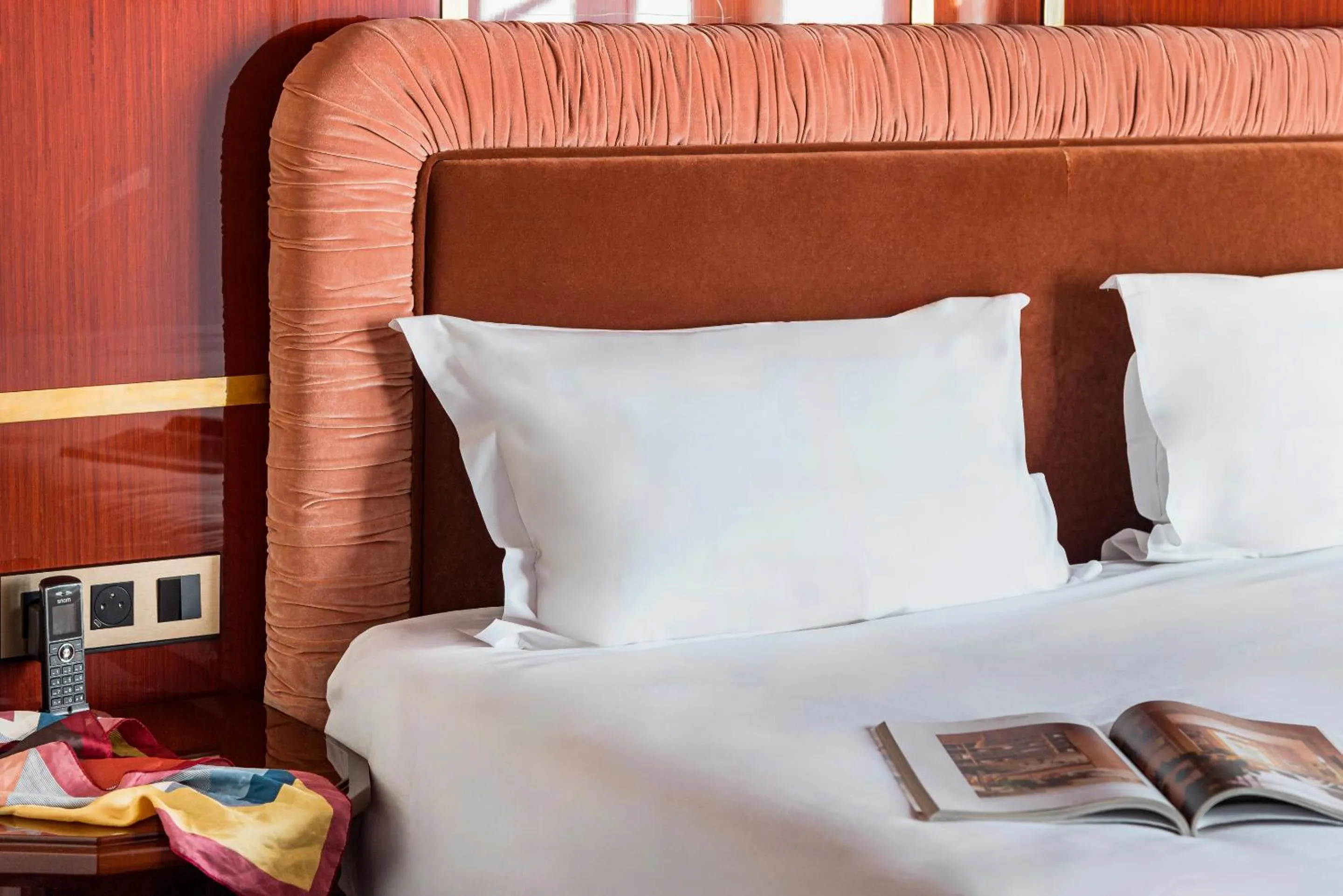 Bedroom, Bed in Hôtel La Cour du 6