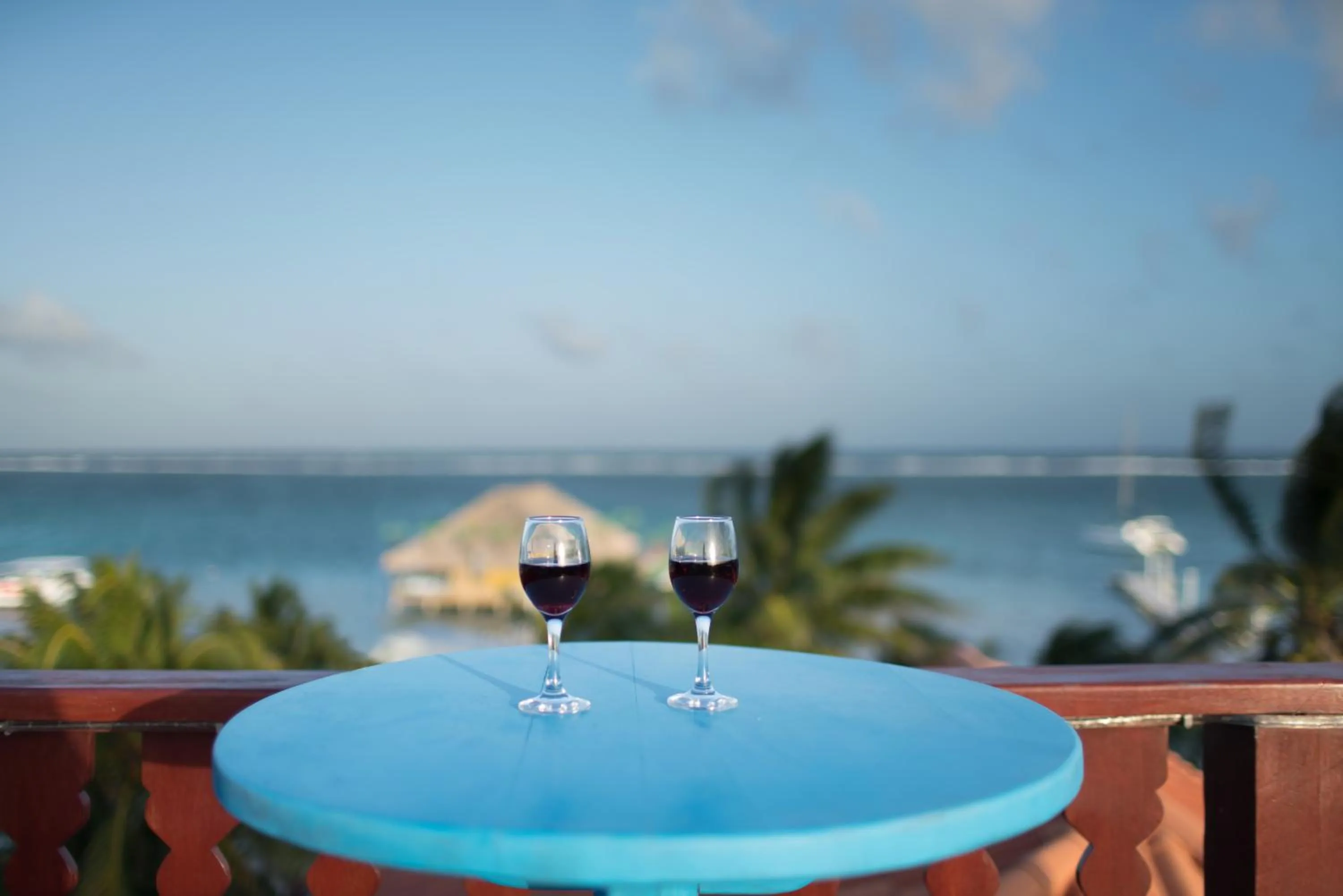 Restaurant/places to eat in Blue Tang Inn