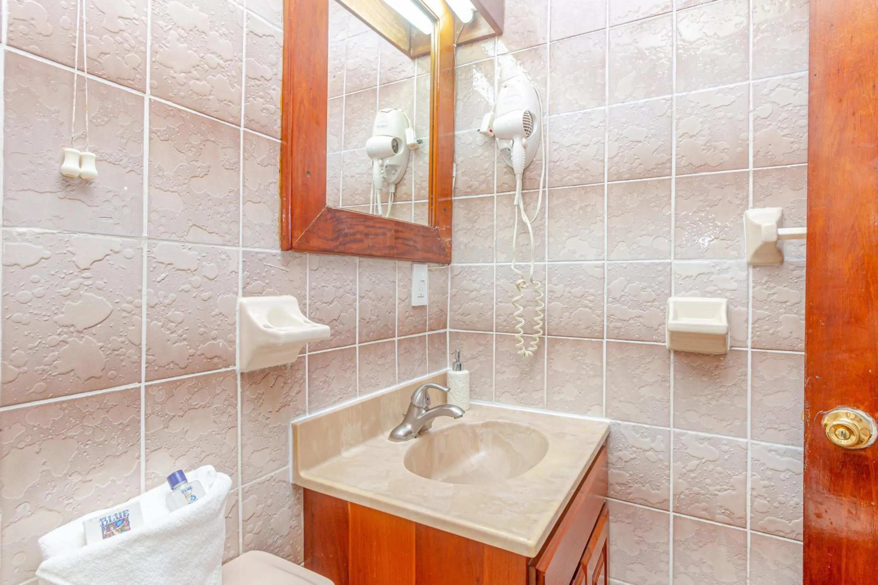 Bathroom in Blue Tang Inn