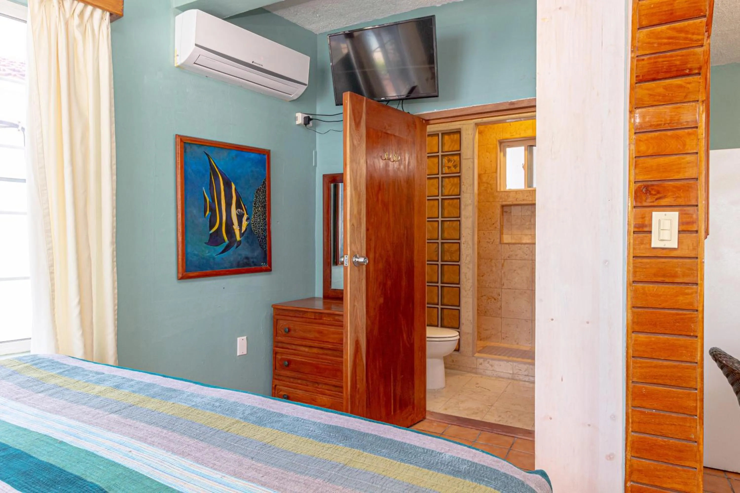 TV and multimedia, Bed in Blue Tang Inn