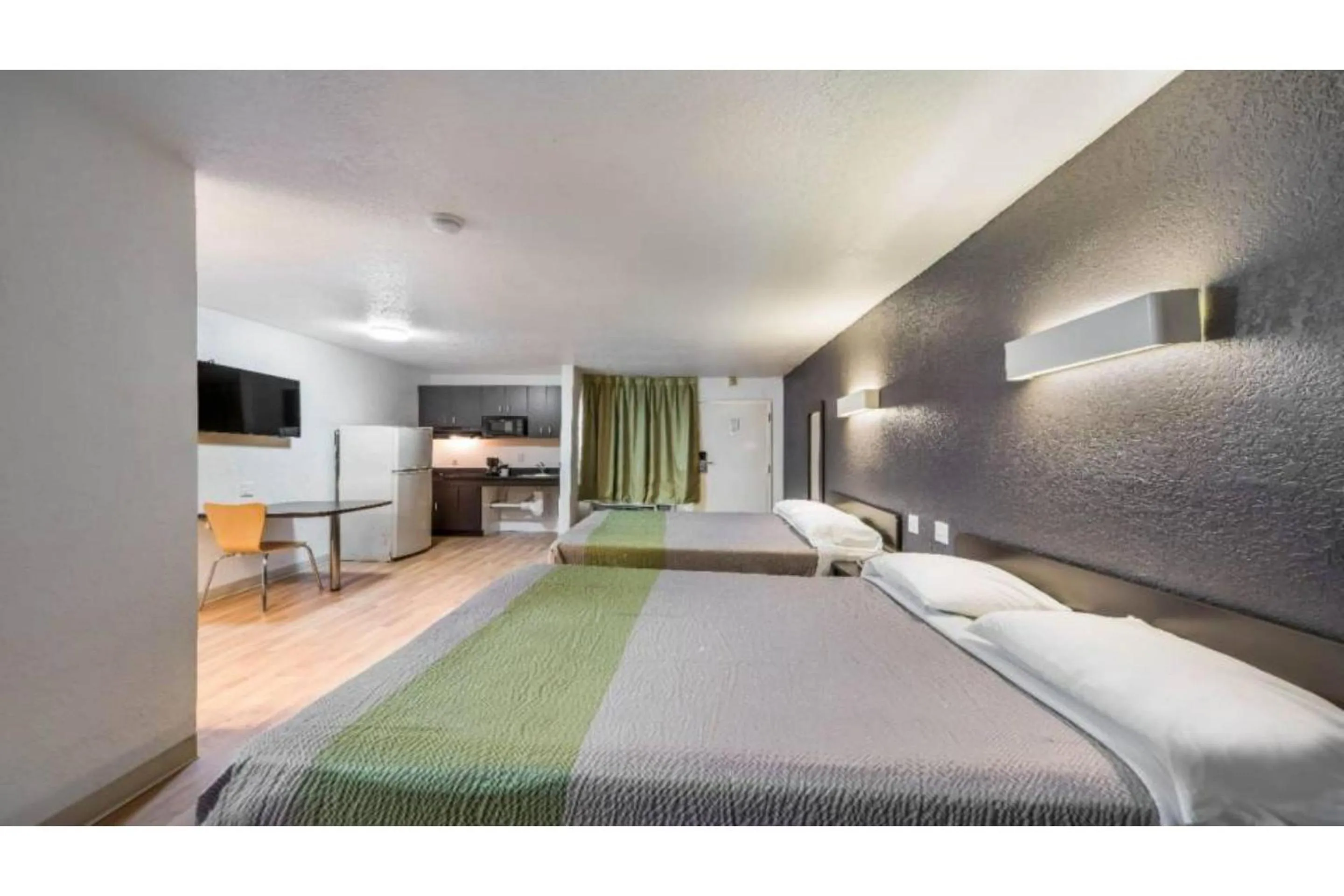 Bedroom, Bed in Studio 6 Irving, TX - Irving DFW Airport East