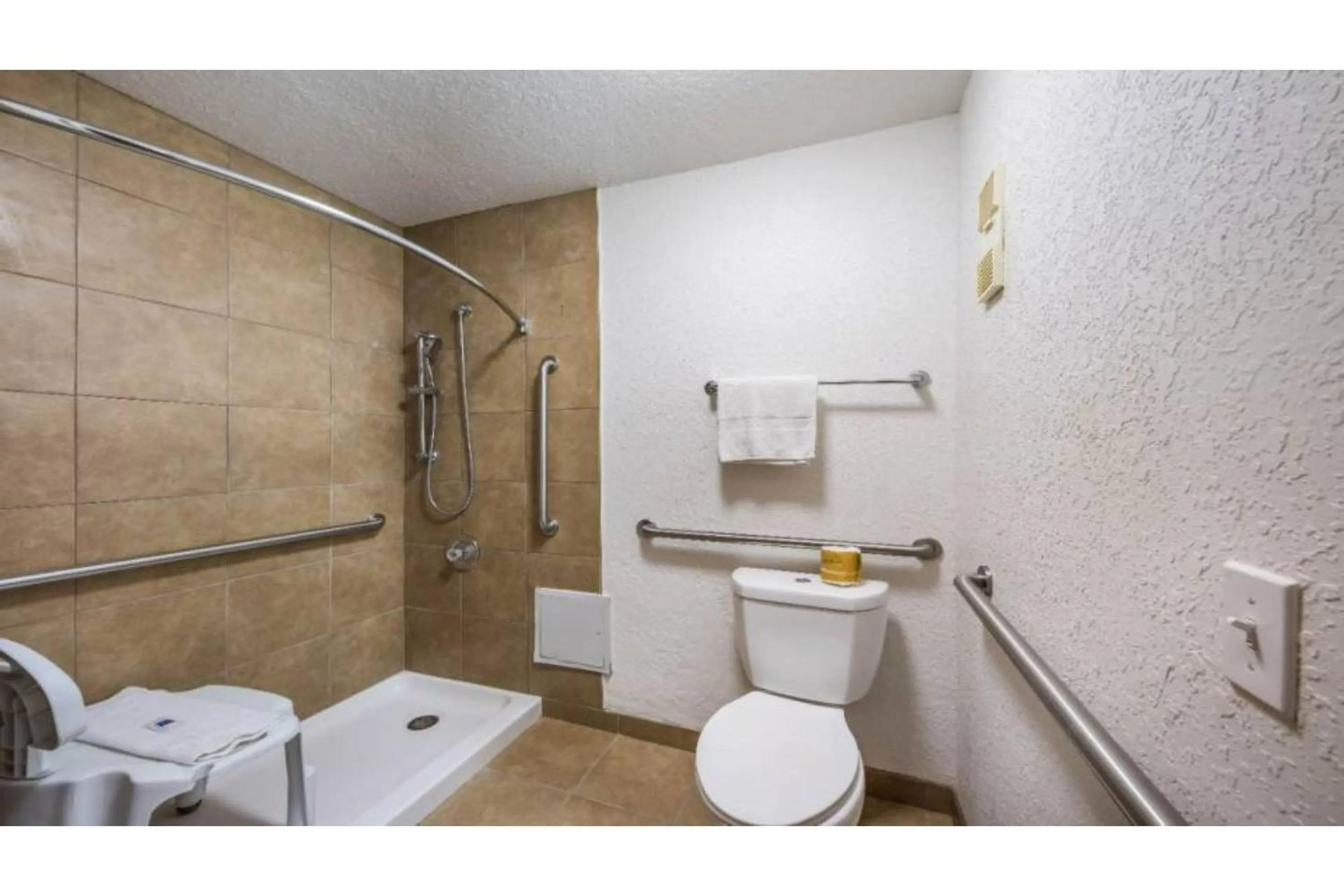 Bathroom in Studio 6 Irving, TX - Irving DFW Airport East