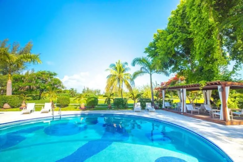Swimming pool in Las Gaviotas Hotel and Suites