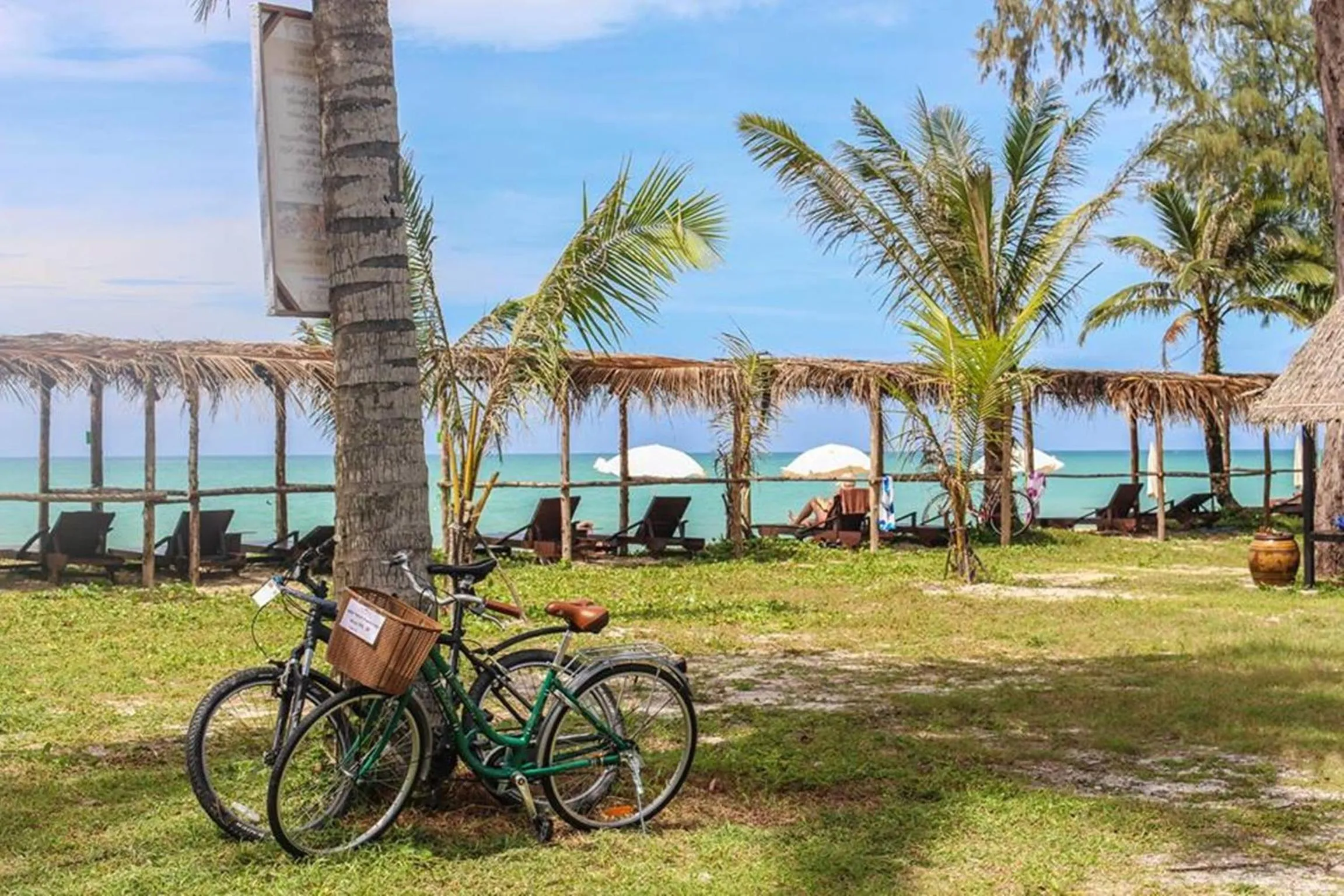 Lounge or bar in The Hip Resort @ Khao Lak