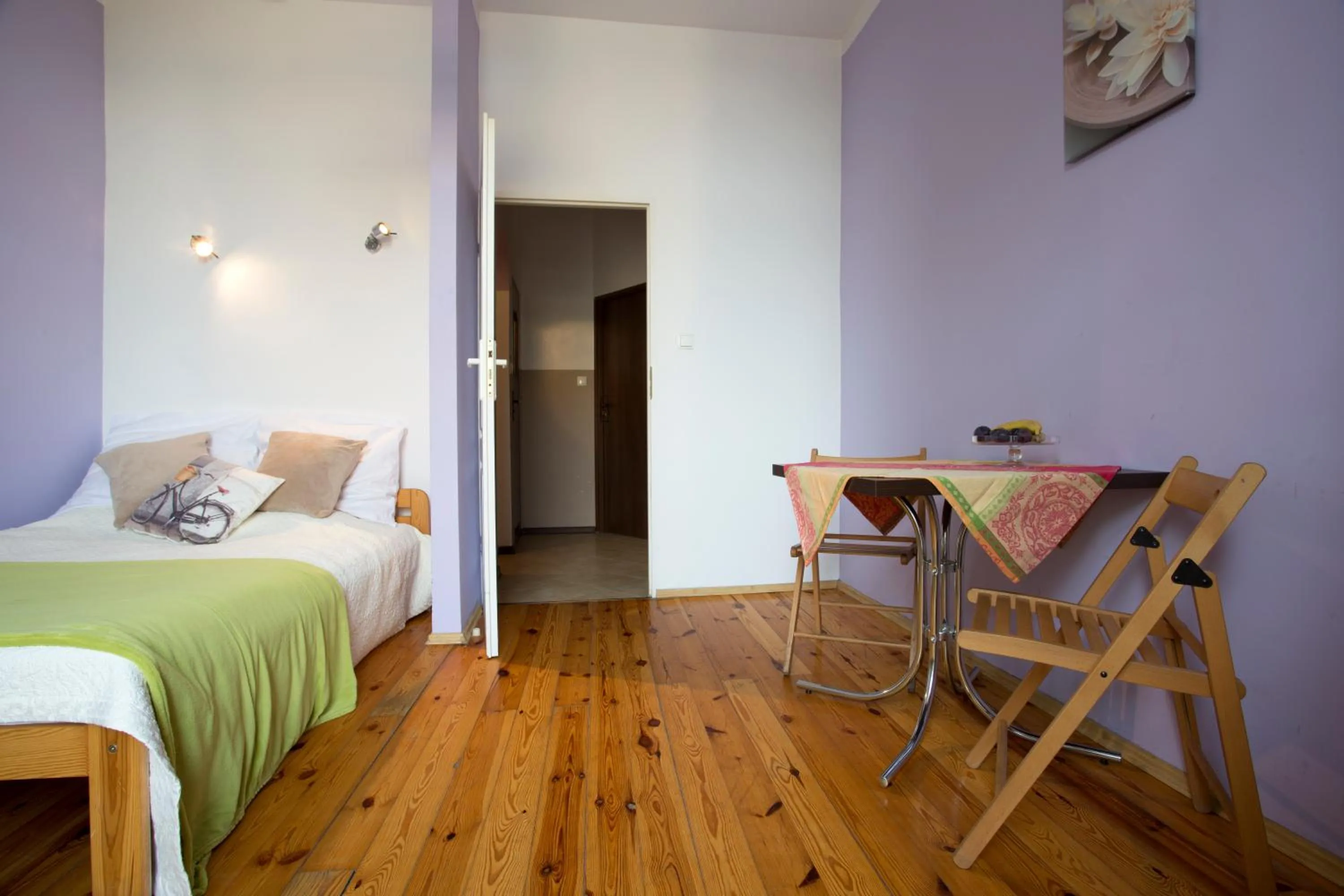 Photo of the whole room, Bed in Krakow Townhouse