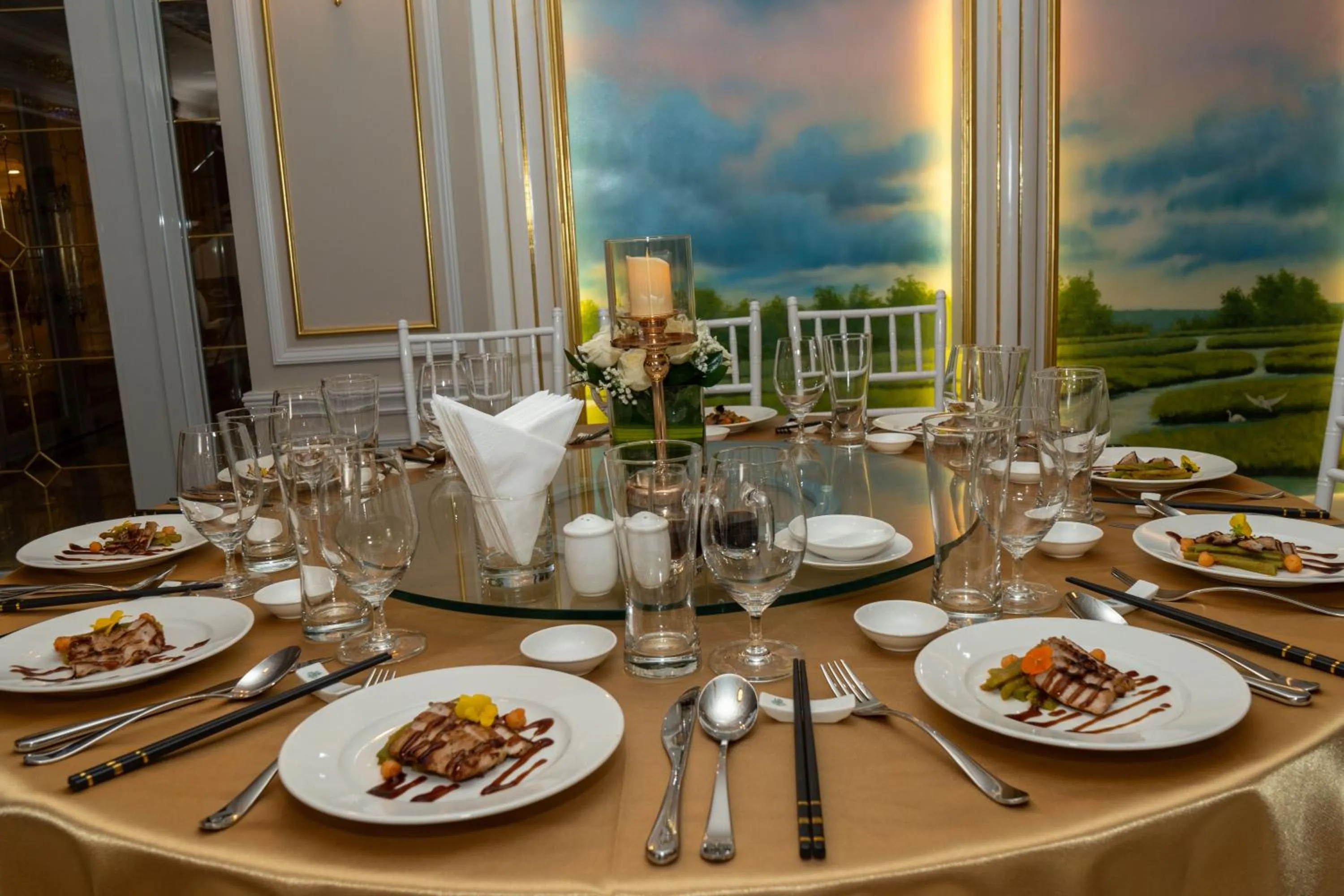 Restaurant/places to eat in LaChateau