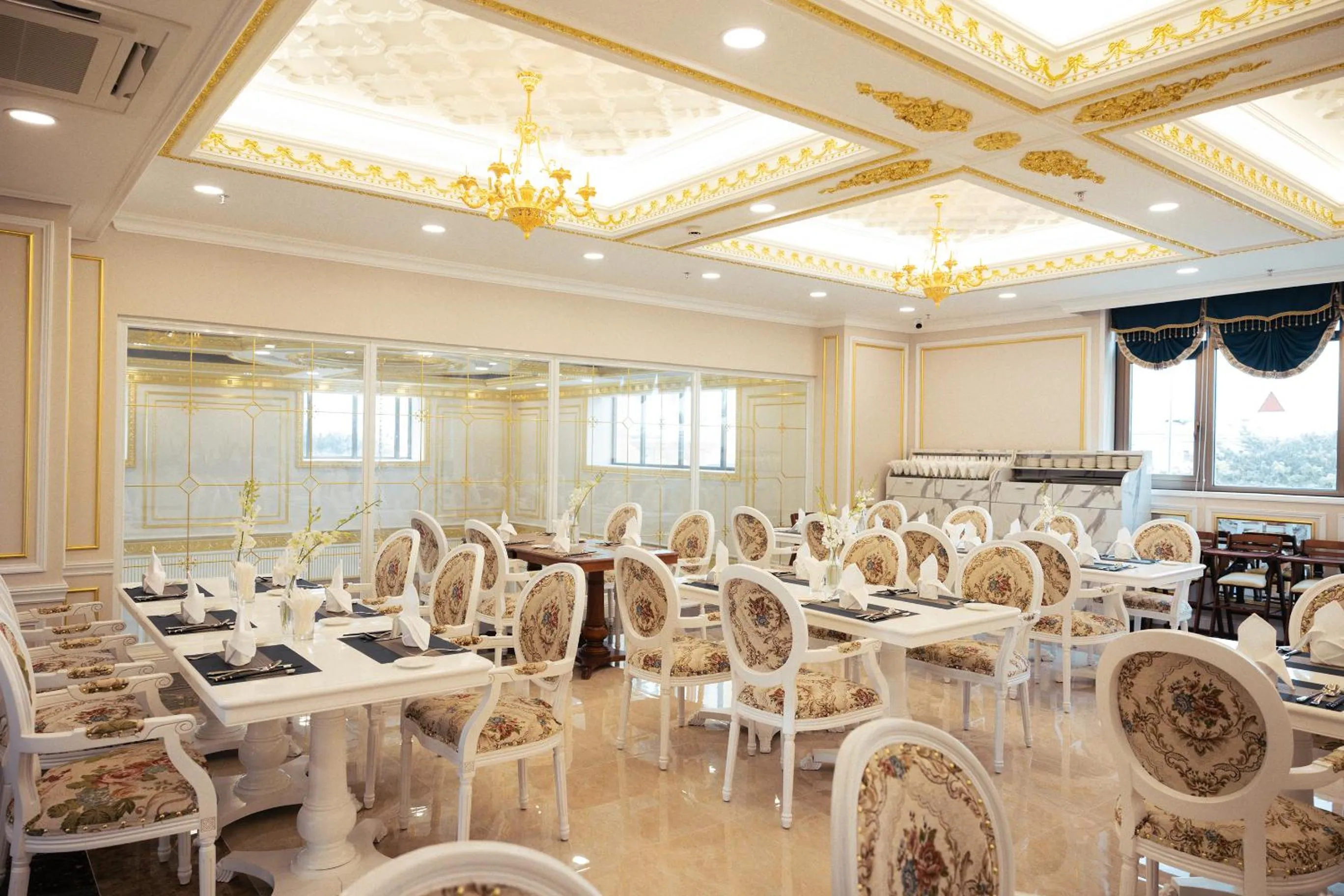 Meeting/conference room in LaChateau