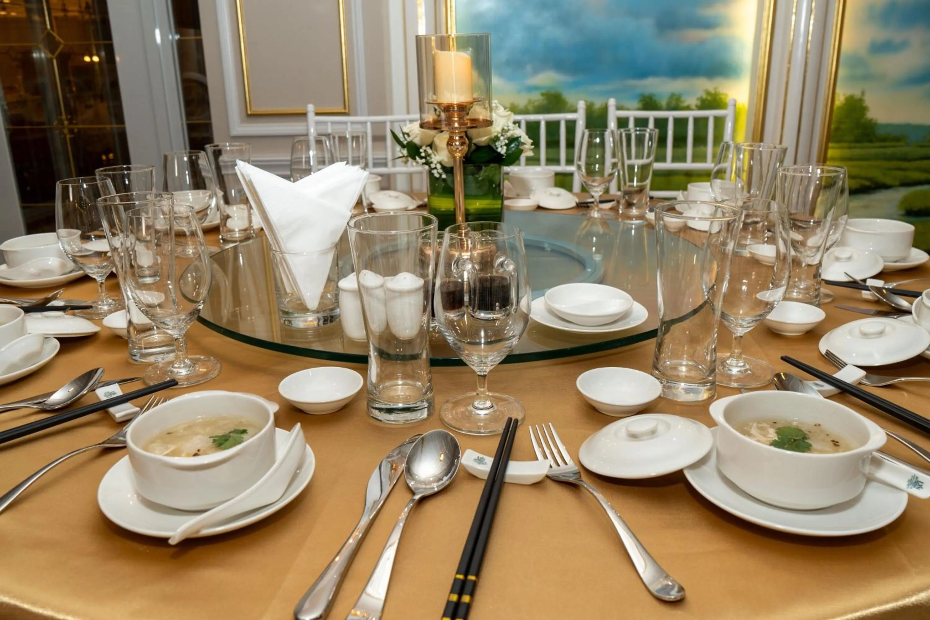 Restaurant/places to eat in LaChateau