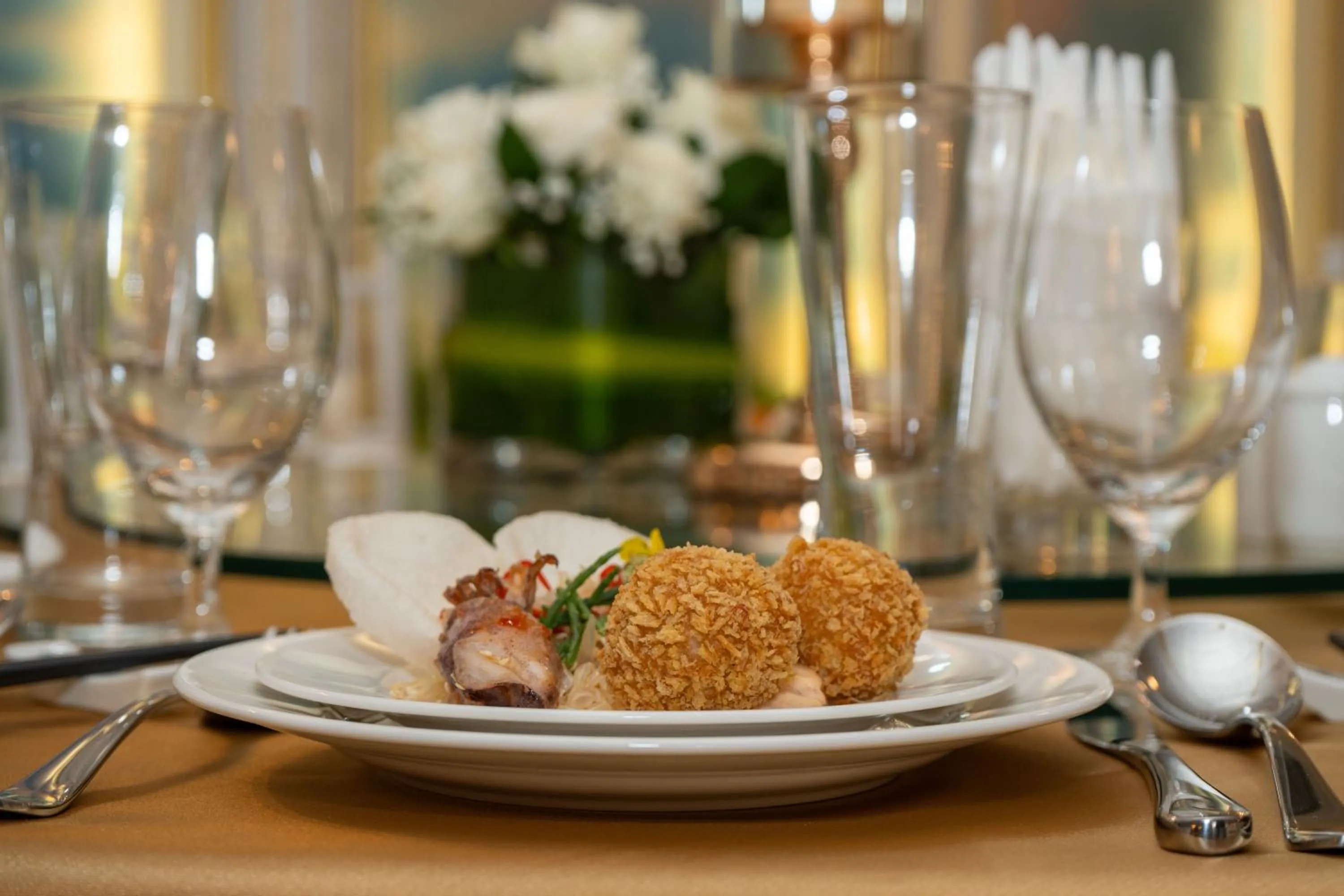 Restaurant/places to eat in LaChateau