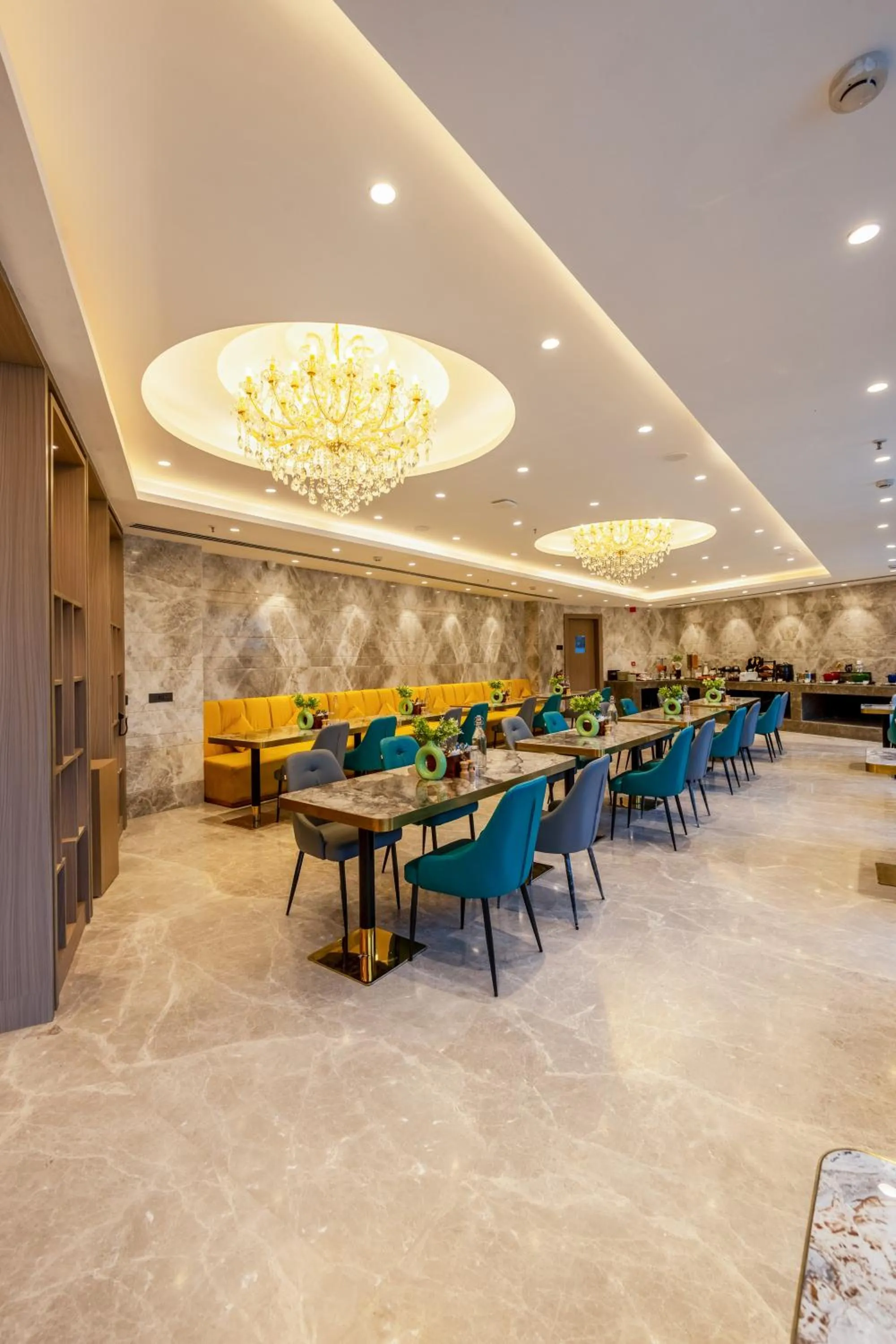 Restaurant/places to eat in Saltstayz Premier - Manesar & Sector 86
