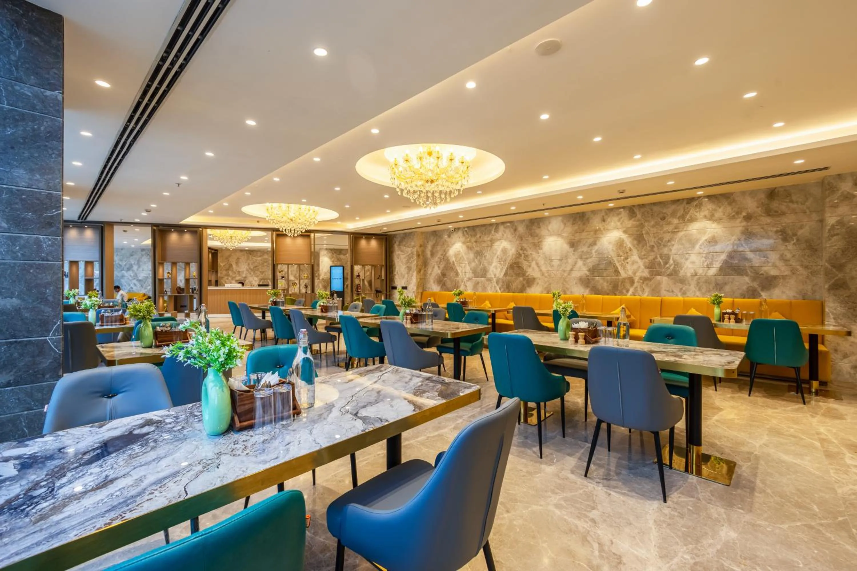 Restaurant/places to eat in Saltstayz Premier - Manesar & Sector 86
